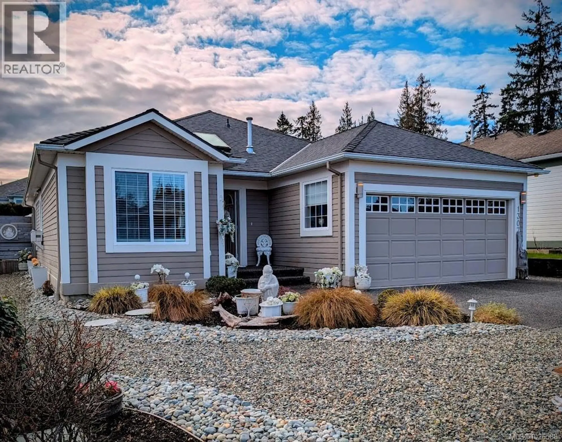 Property at 1307 Oceanside Dr, Qualicum Beach, BC