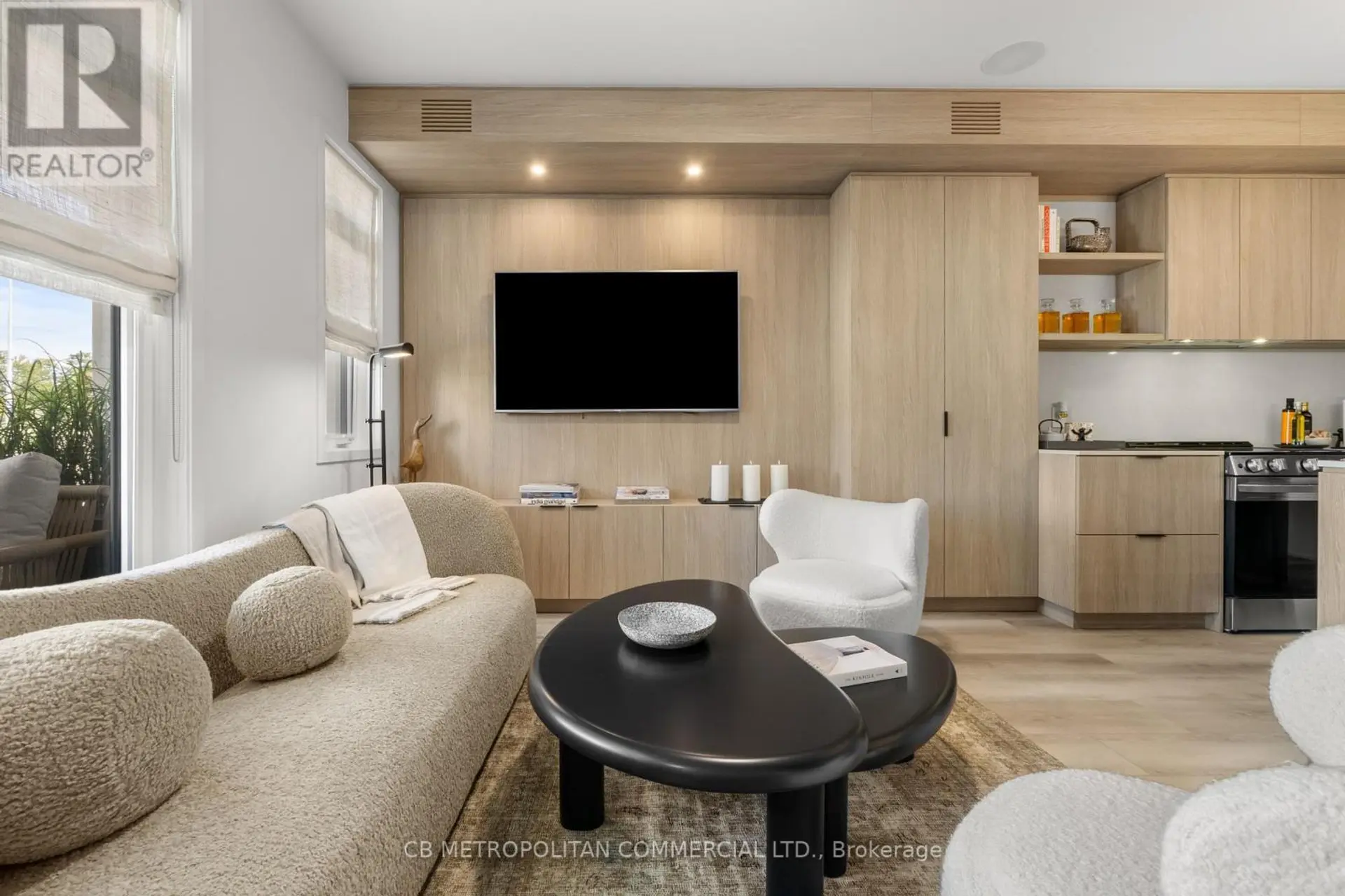 #50 37 CHARLESTON WAY - Image 2