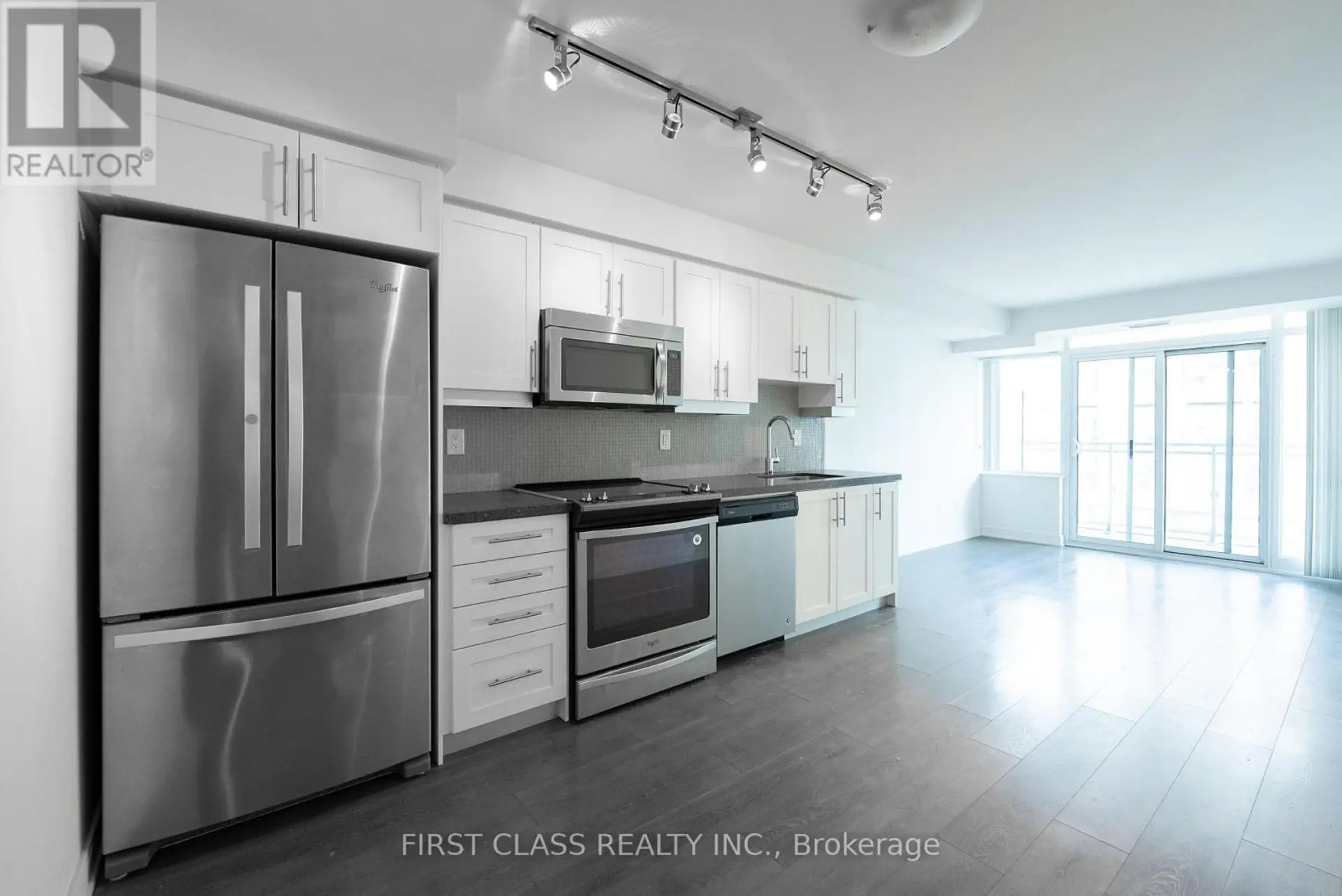 #1022 525 ADELAIDE STREET W - Image 3