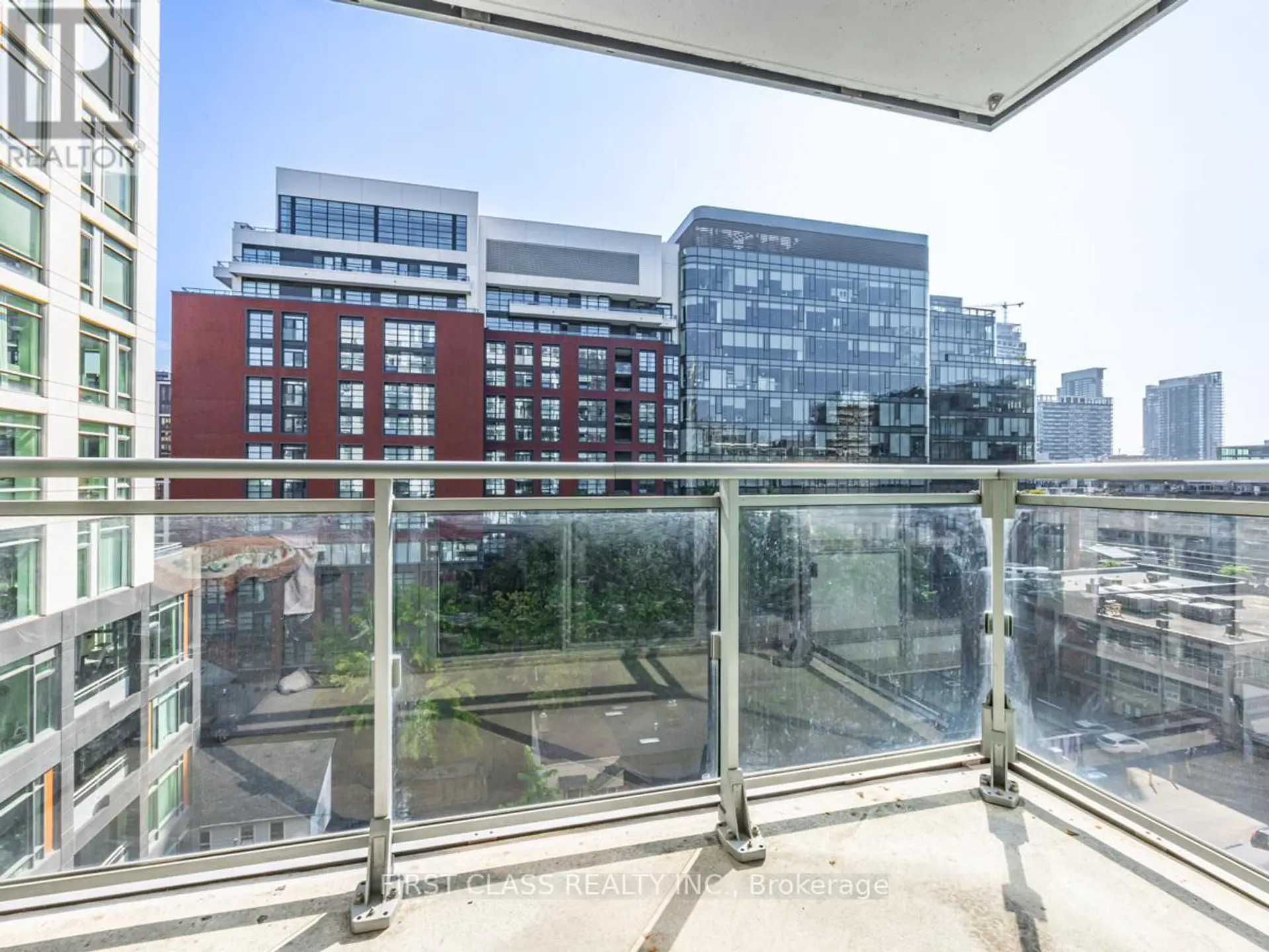 #1022 525 ADELAIDE STREET W - Image 2