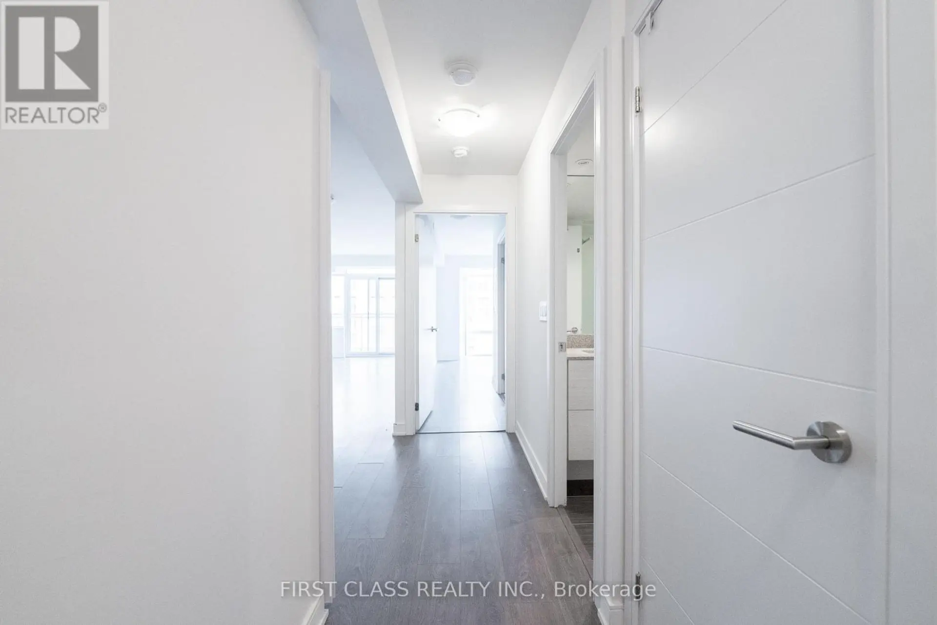 #1022 525 ADELAIDE STREET W - Image 9