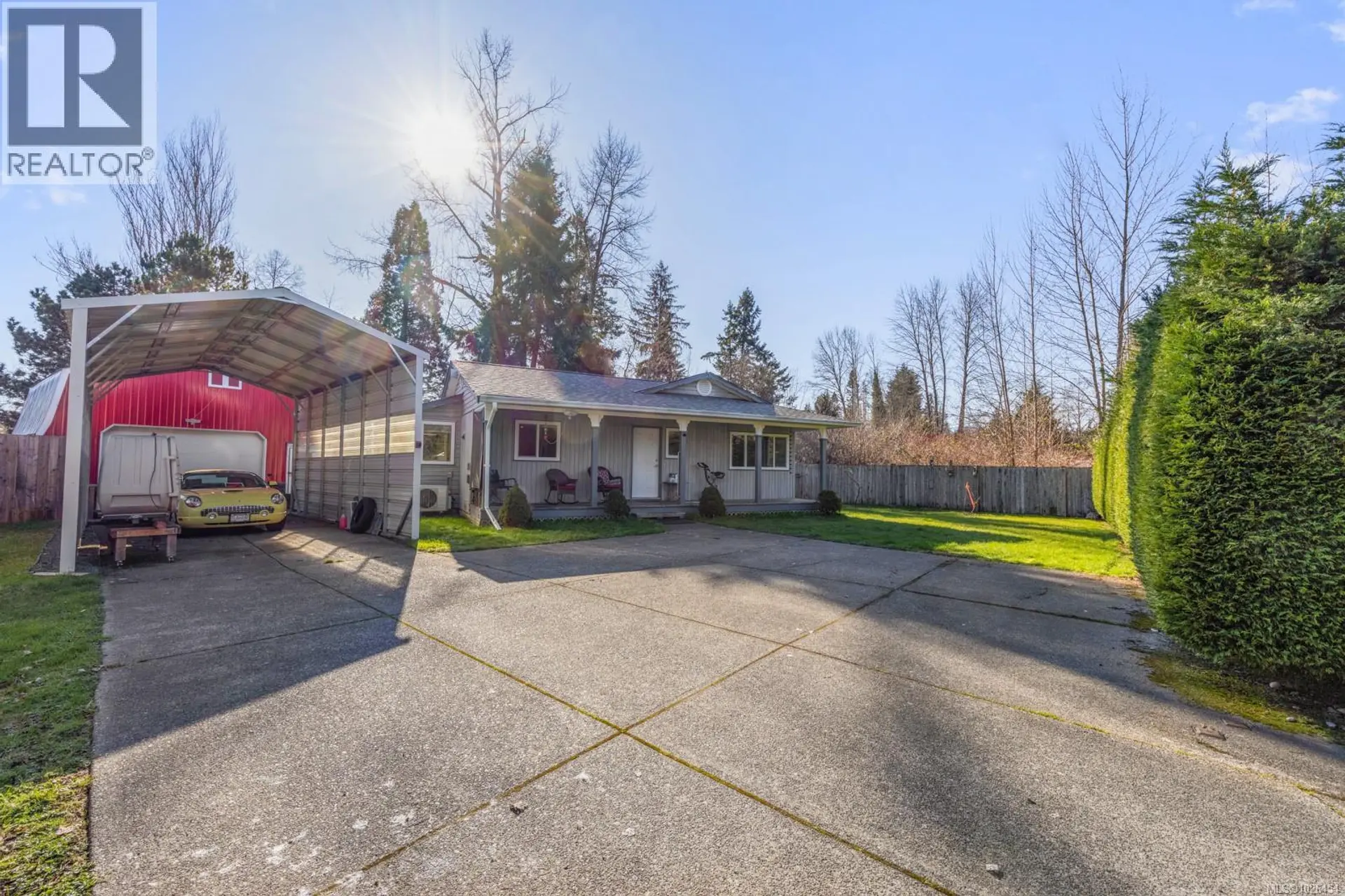 Property at 1420 15th St, Courtenay, BC