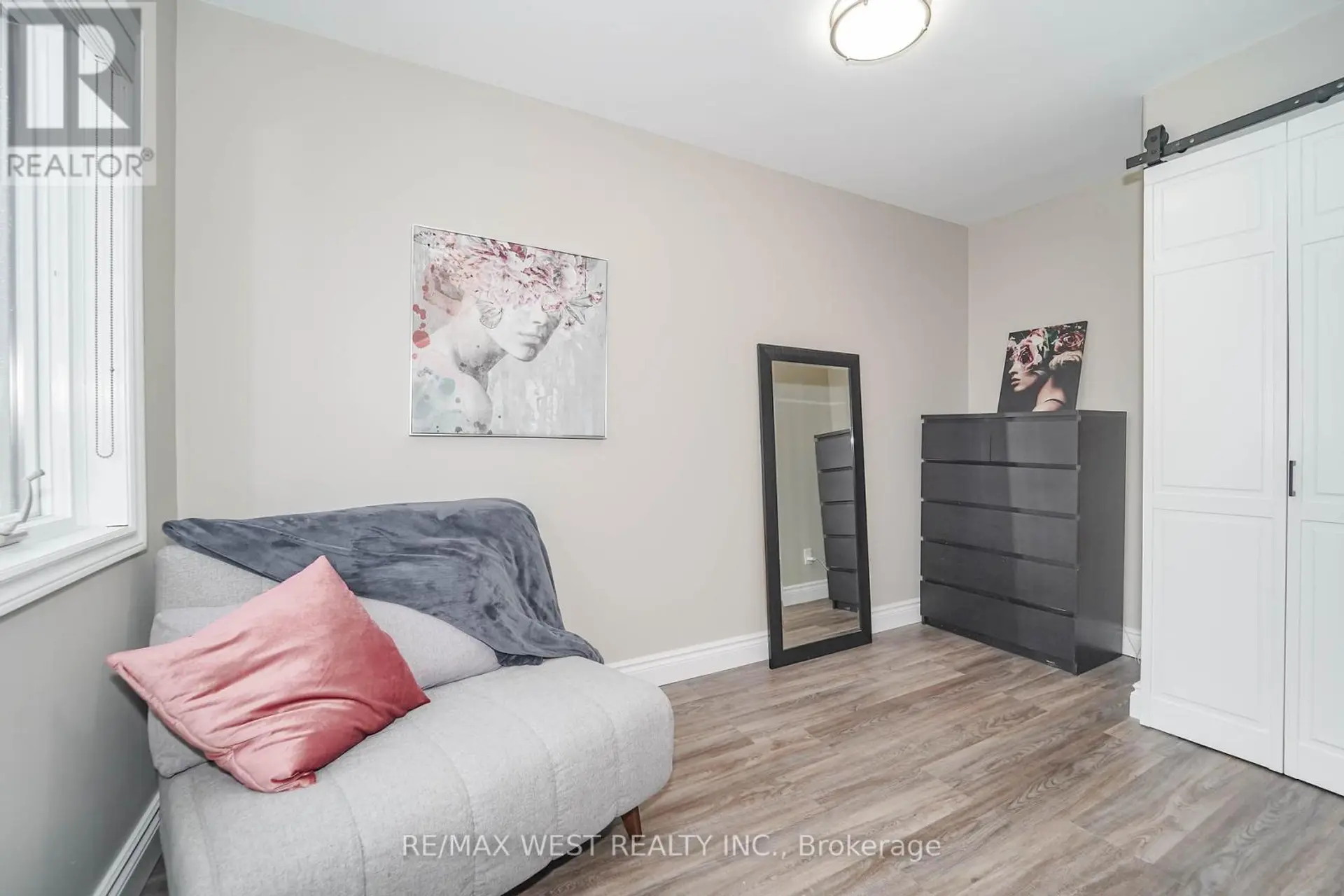 892 SIXTH STREET - Image 9