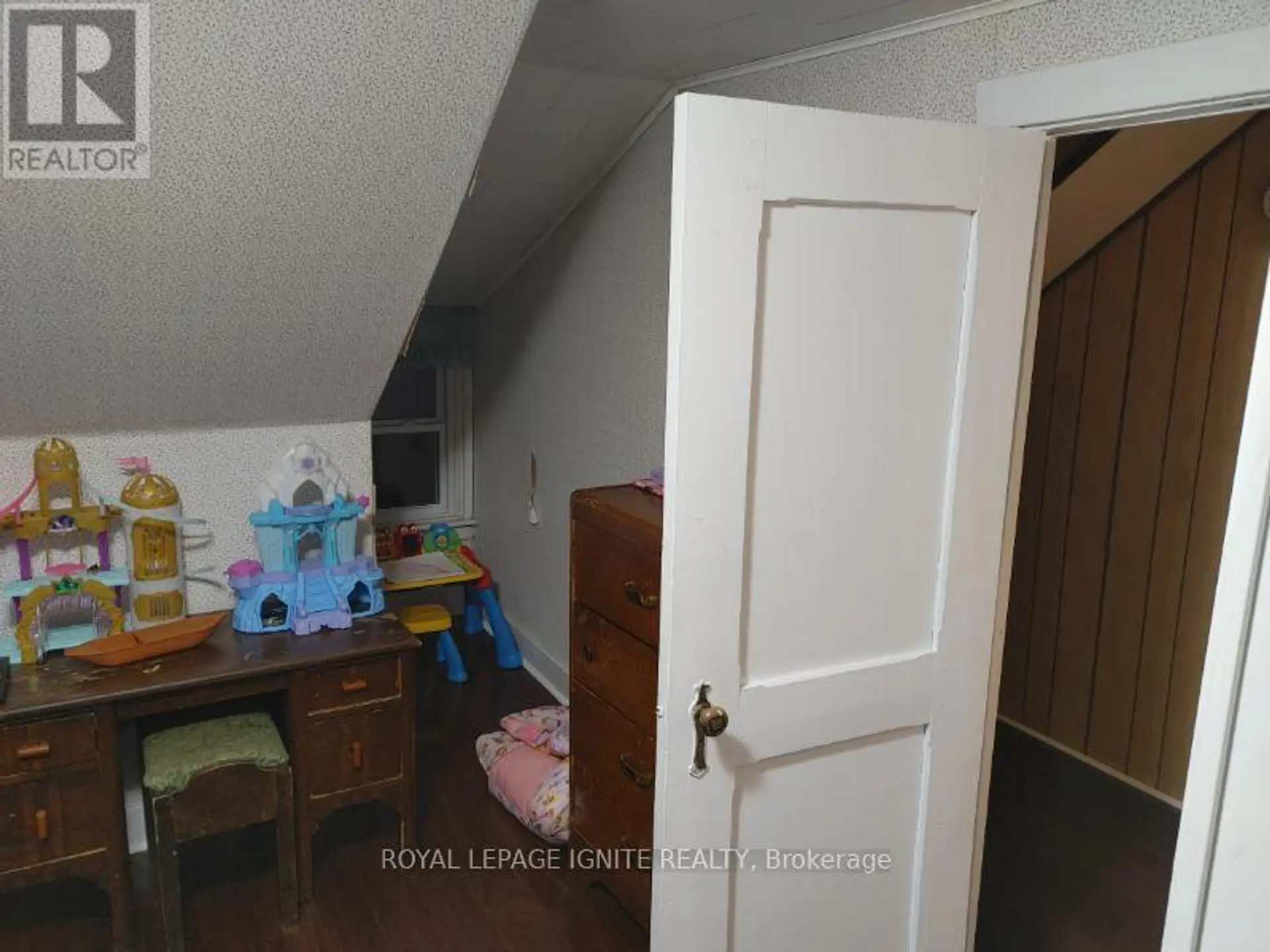 87 NINTH STREET W - Image 3