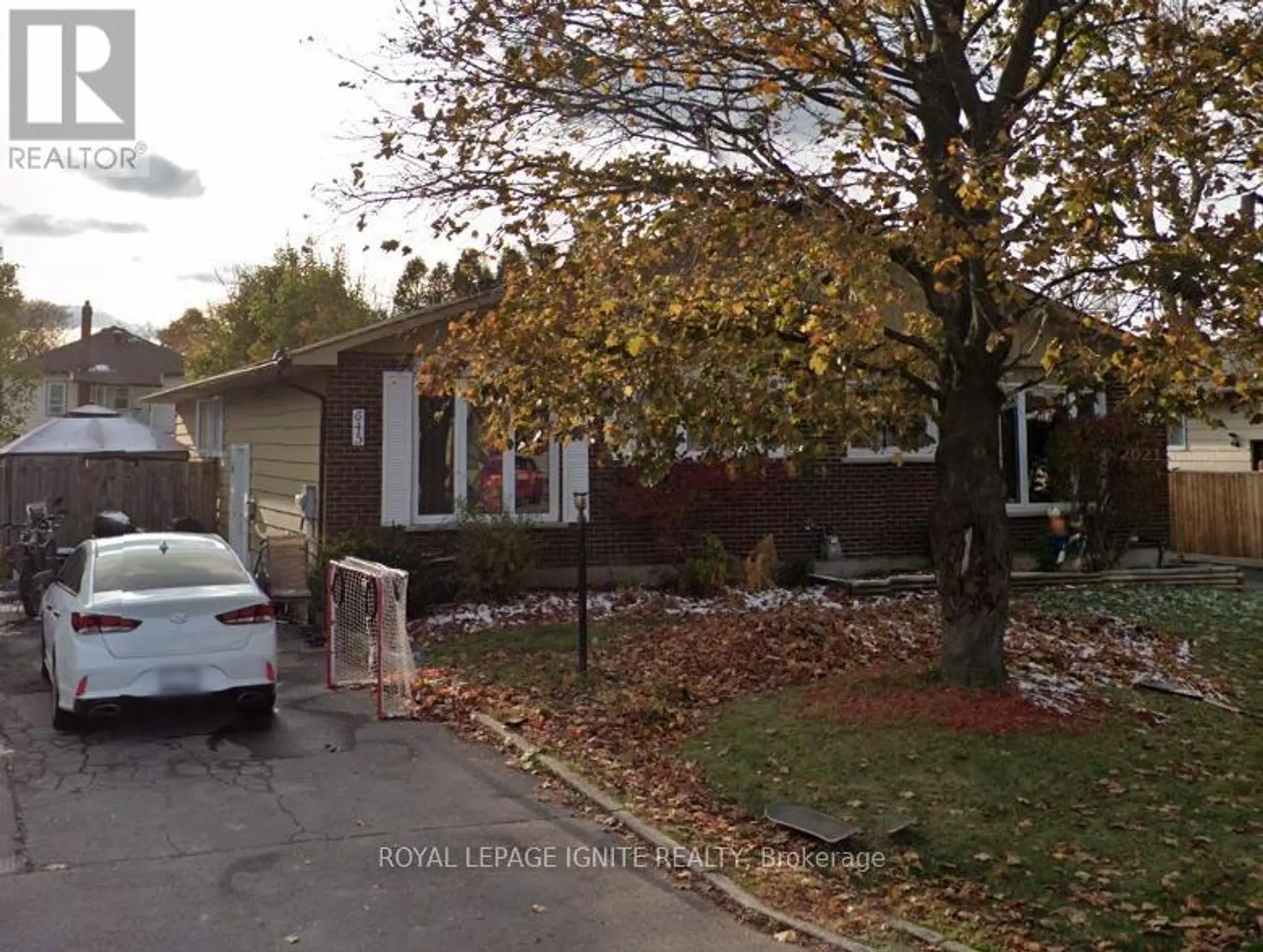 645 CHAMPLAIN DRIVE