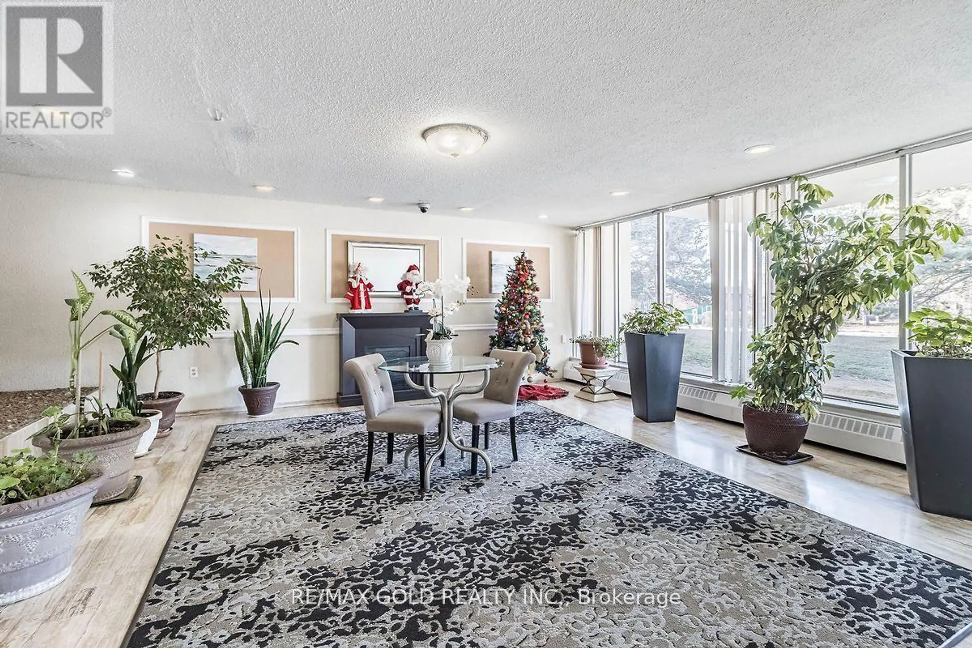 #405 335 DRIFTWOOD AVENUE - Image 2