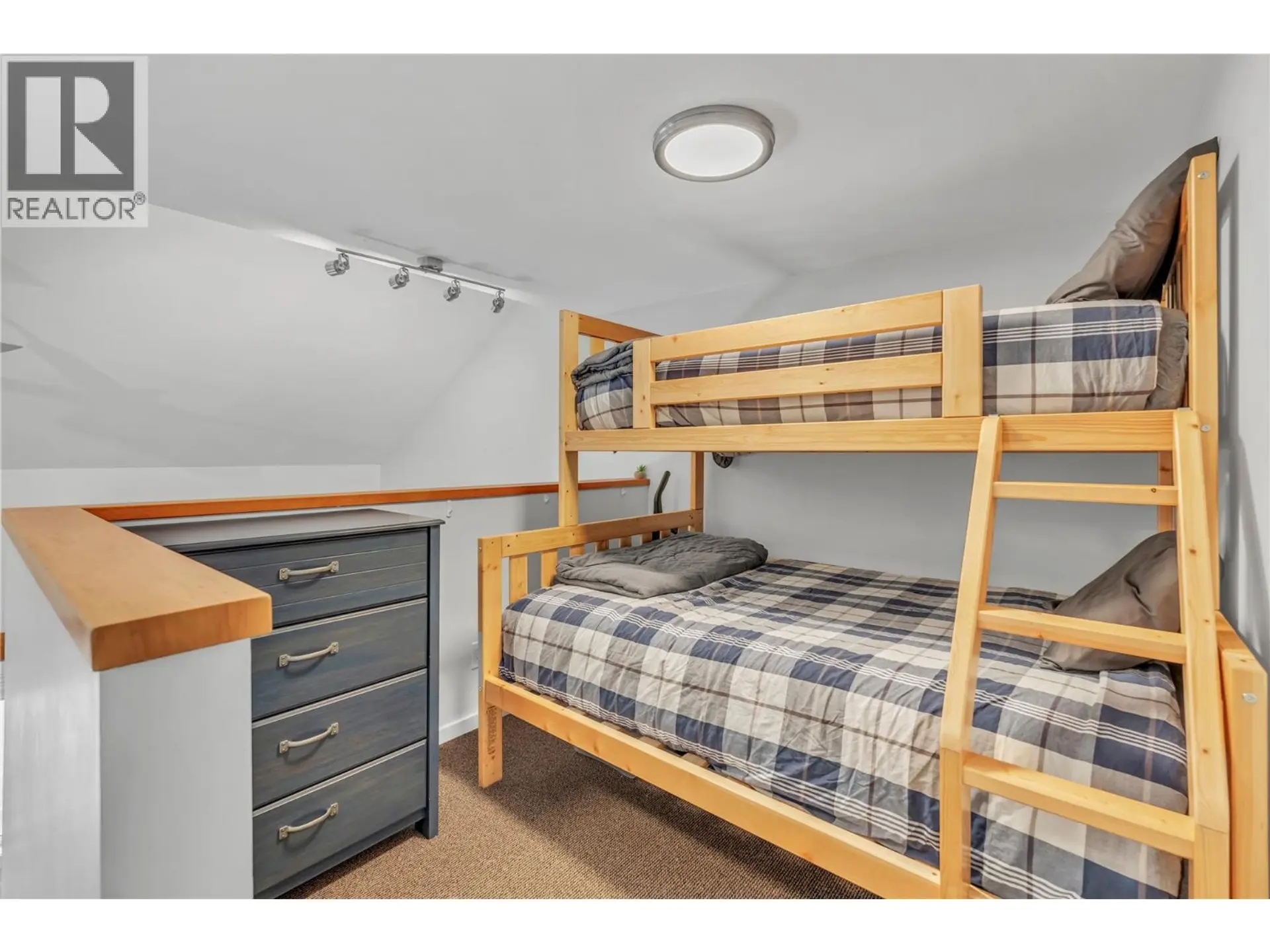 Property at #101 156 CLEARVIEW CRESCENT, Apex Mountain, BC