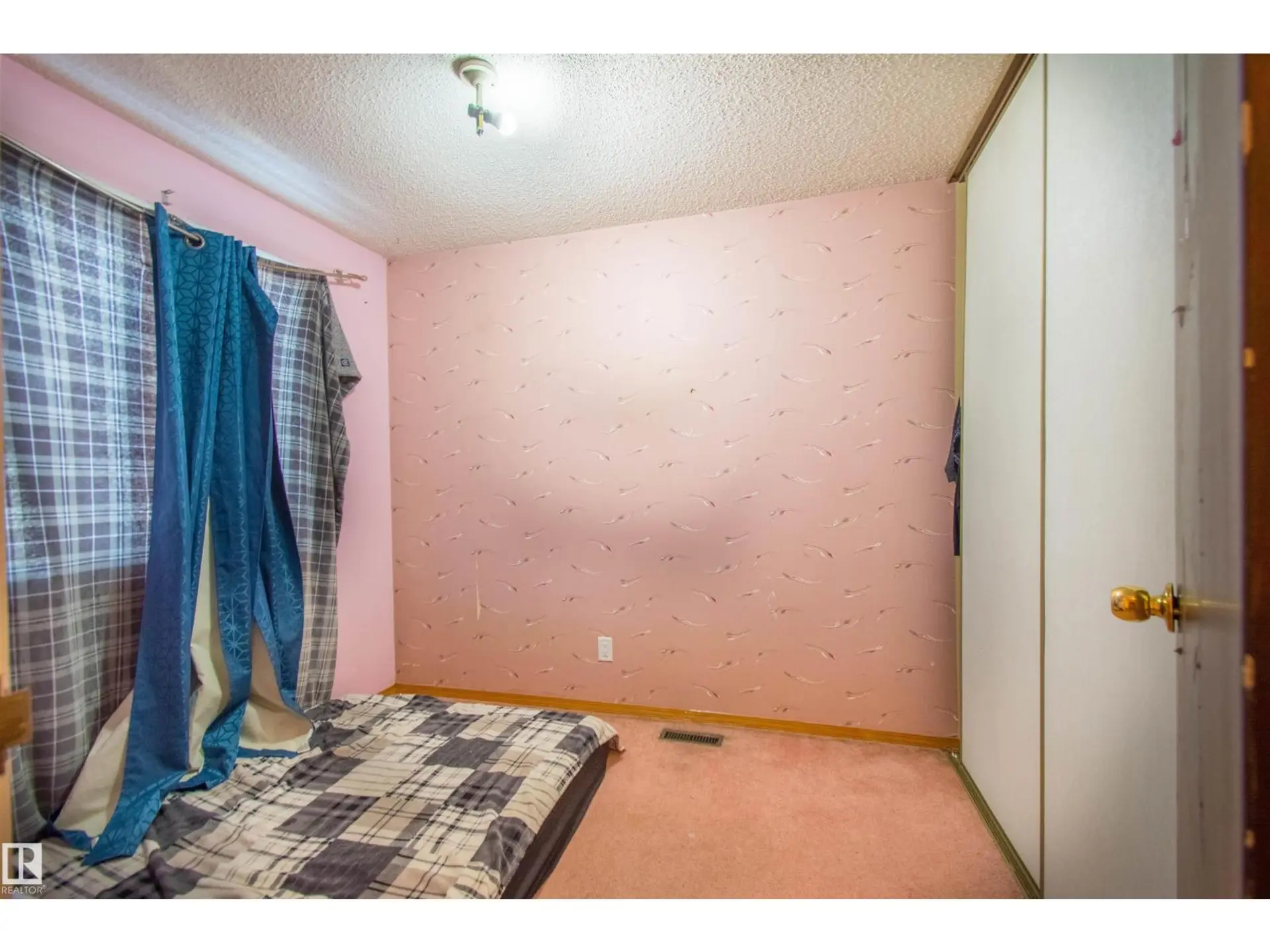 21 AMBERLY CO NW - Image 15