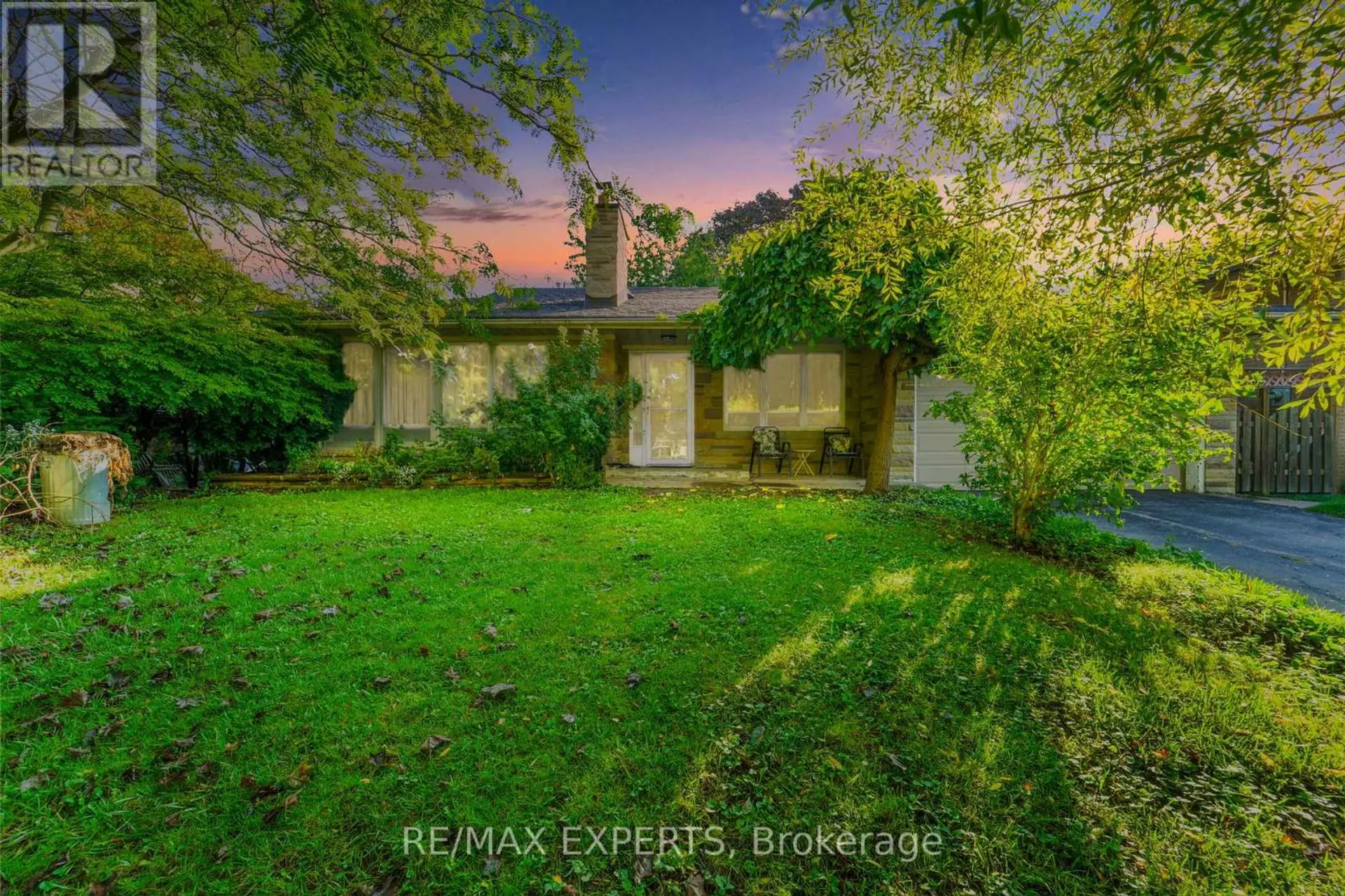 19 DUNCOMBE BOULEVARD - Image 1
