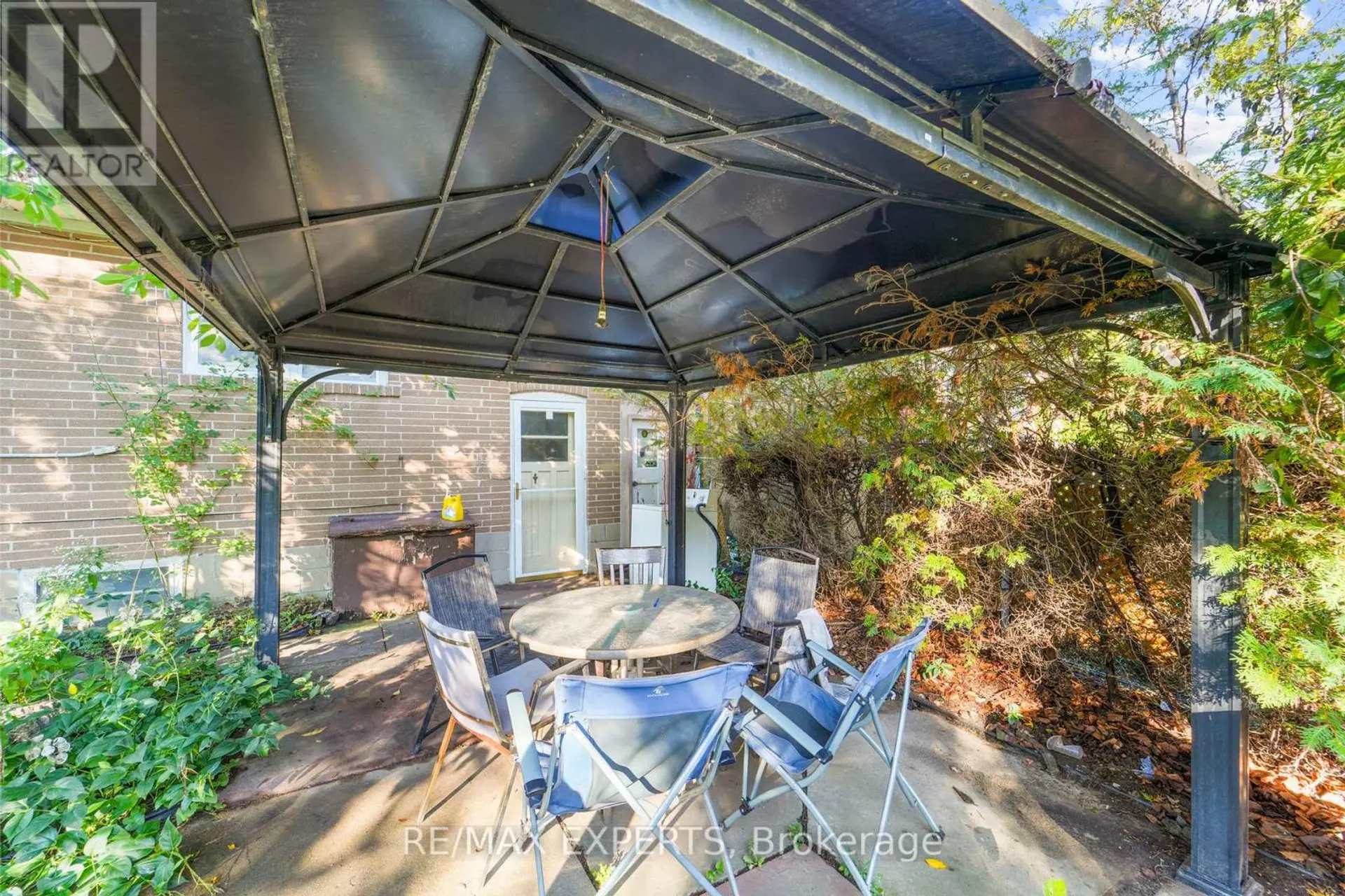 19 DUNCOMBE BOULEVARD - Image 11