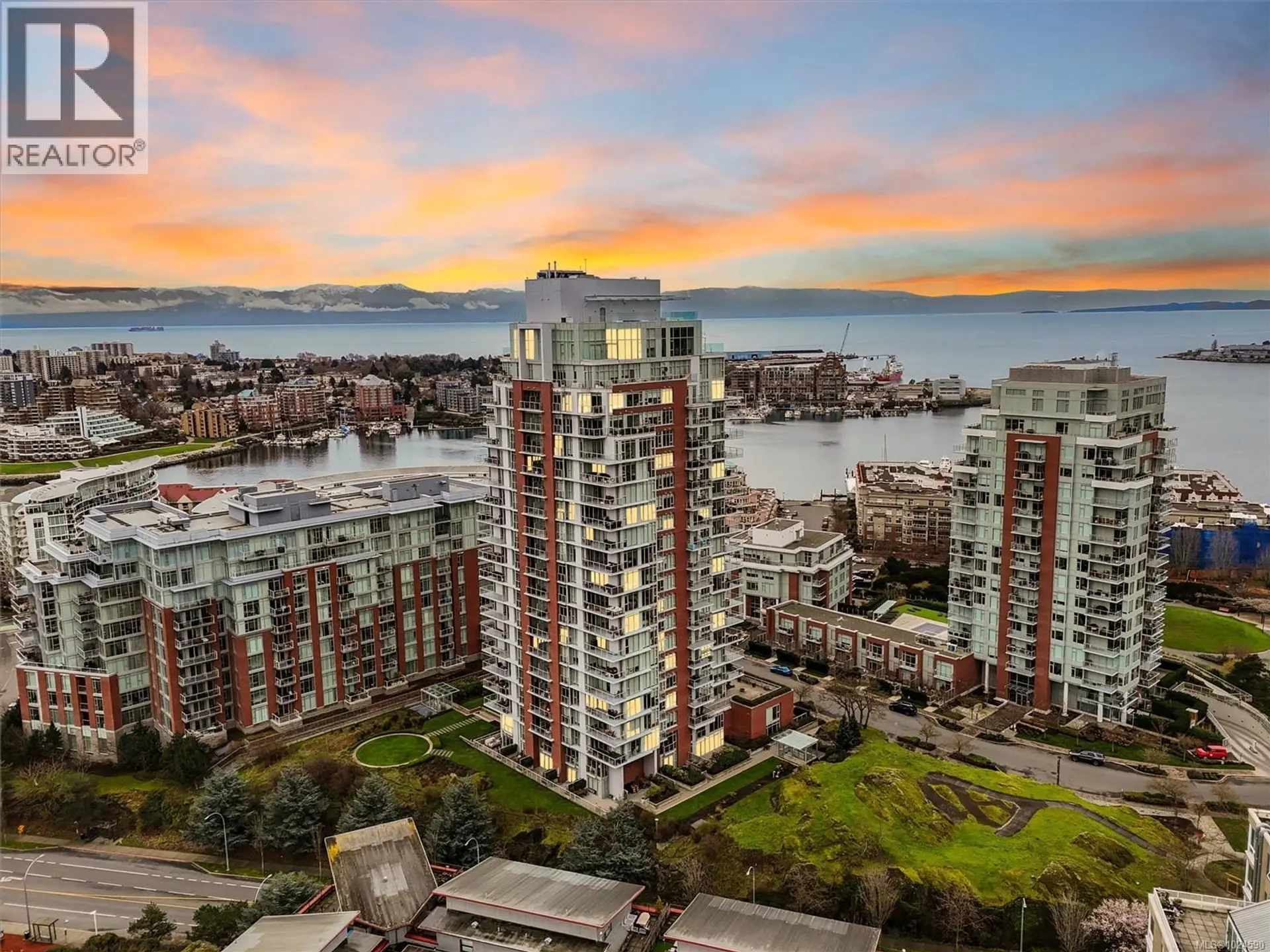 Property at #809 83 Saghalie Rd, Victoria, BC