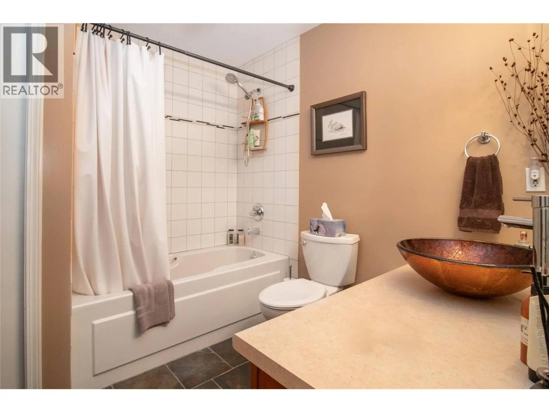 Property at #307 945 LAWRENCE AVENUE, Kelowna, BC