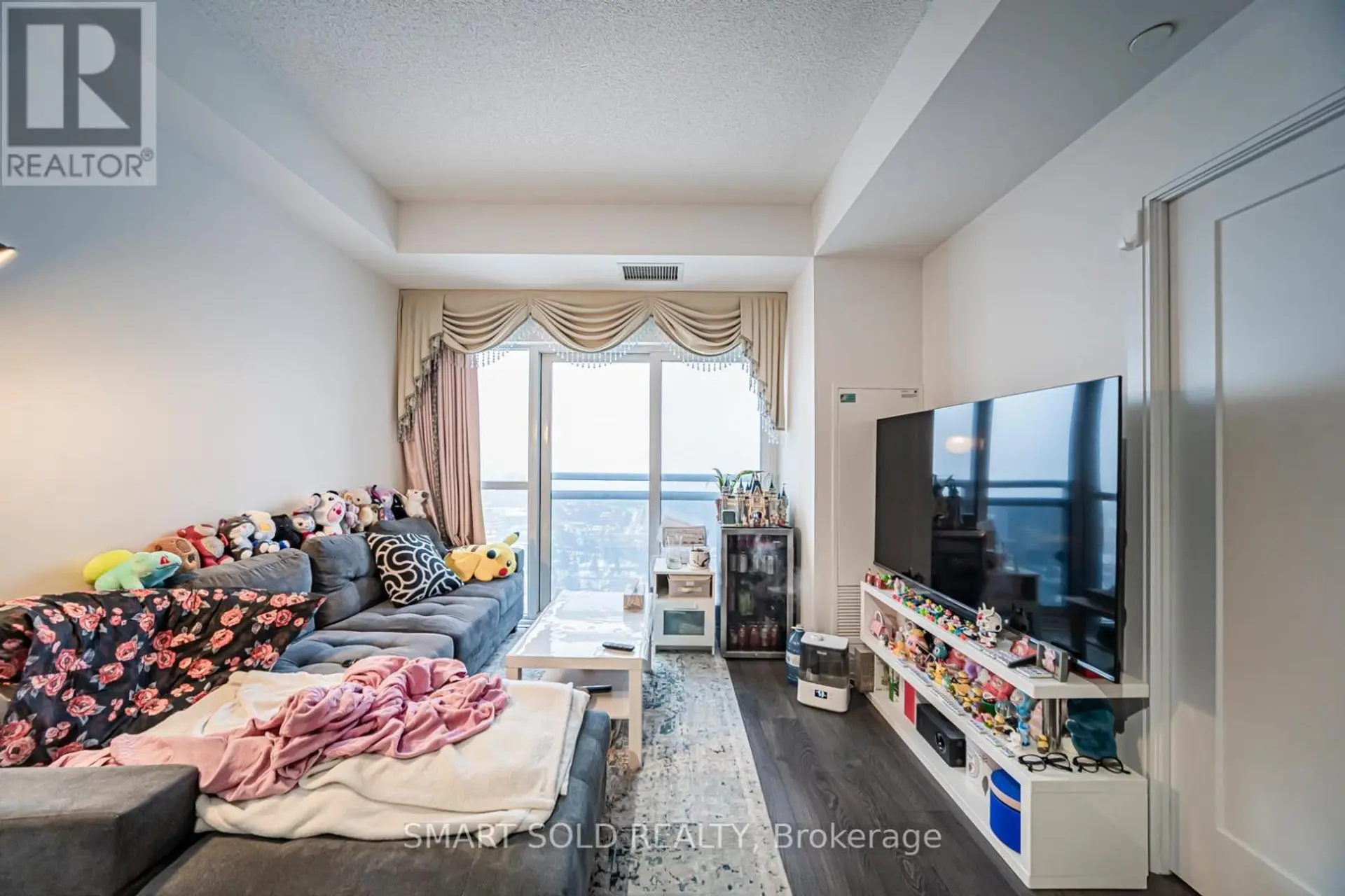 #2918 275 VILLAGE GREEN SQUARE - Image 11
