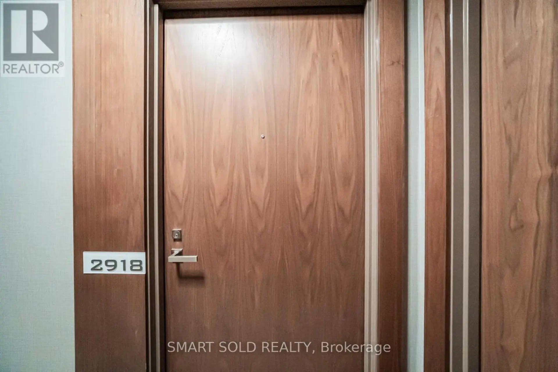 #2918 275 VILLAGE GREEN SQUARE - Image 6