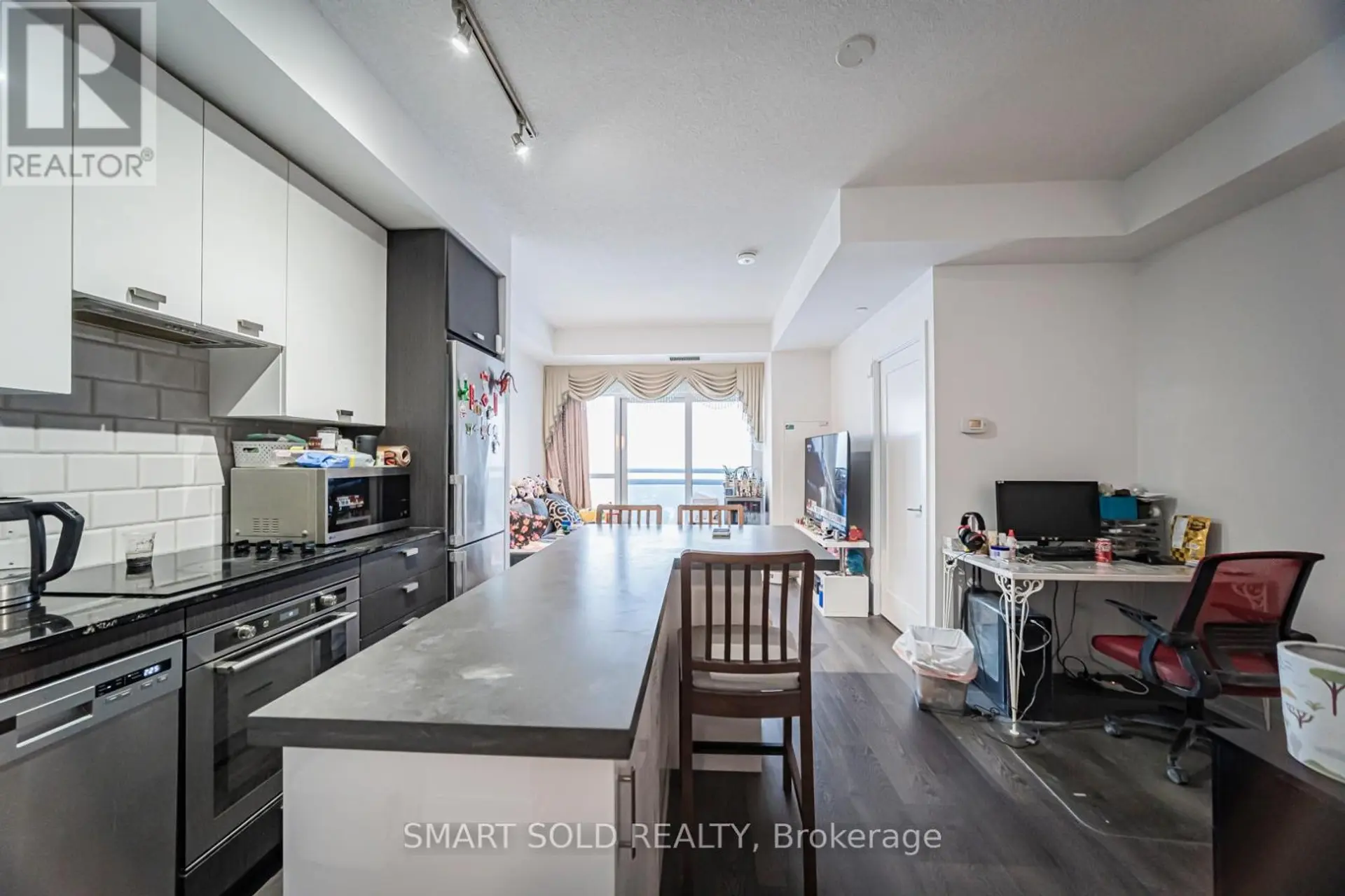 #2918 275 VILLAGE GREEN SQUARE - Image 8