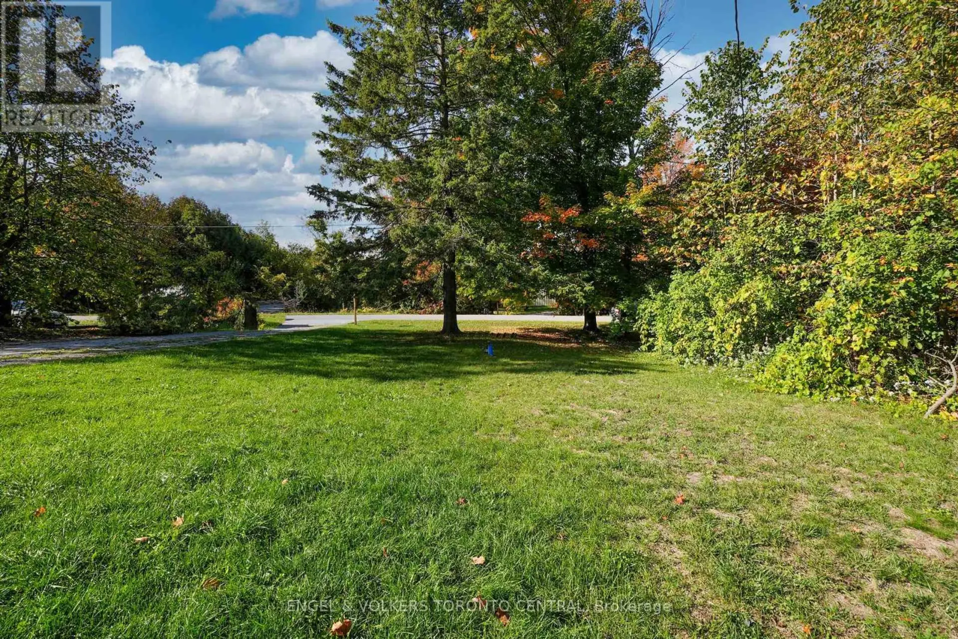2165 TOWN LINE - Image 4