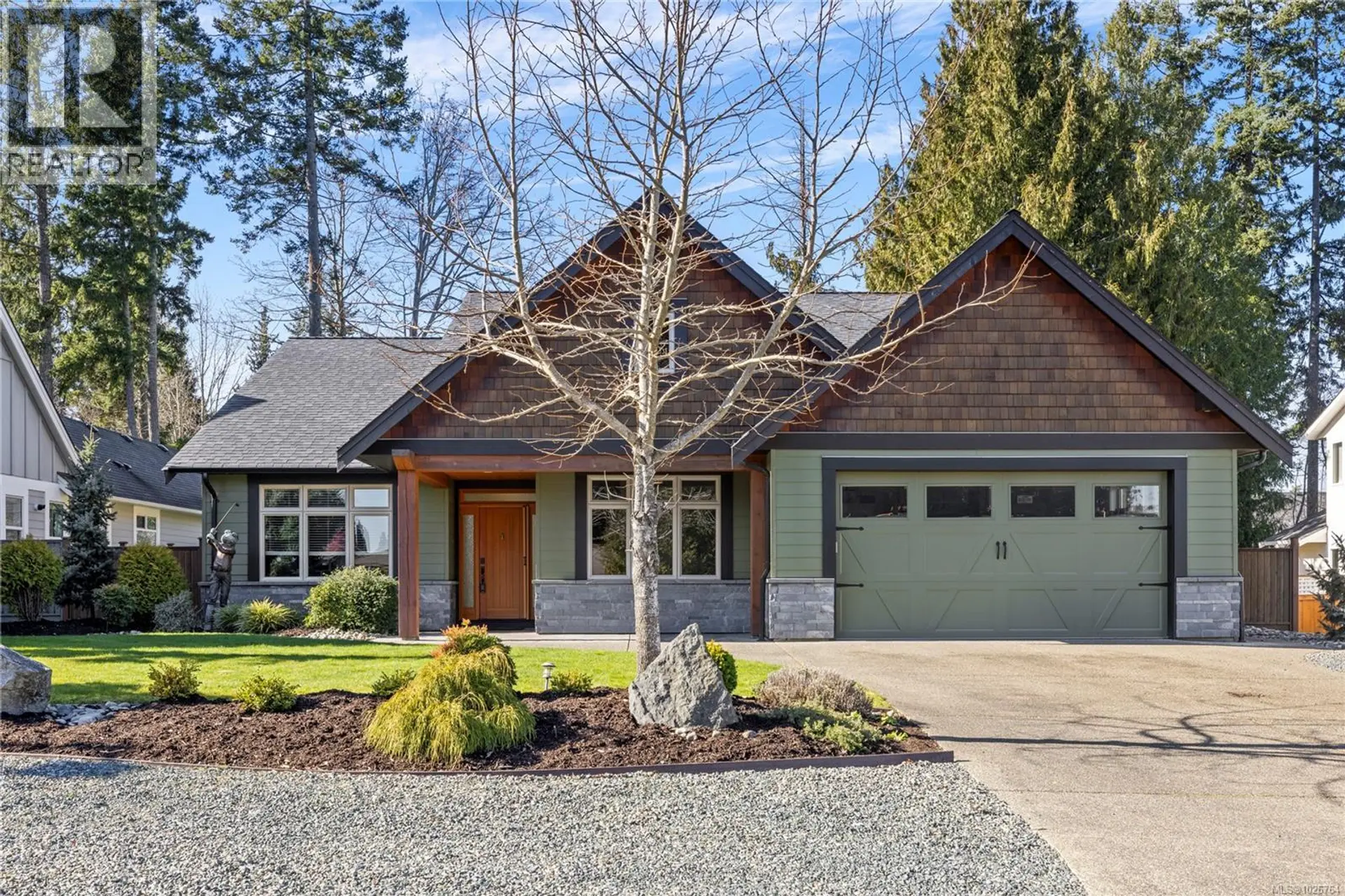 Property at 628 Nassau Cres, Qualicum Beach, BC