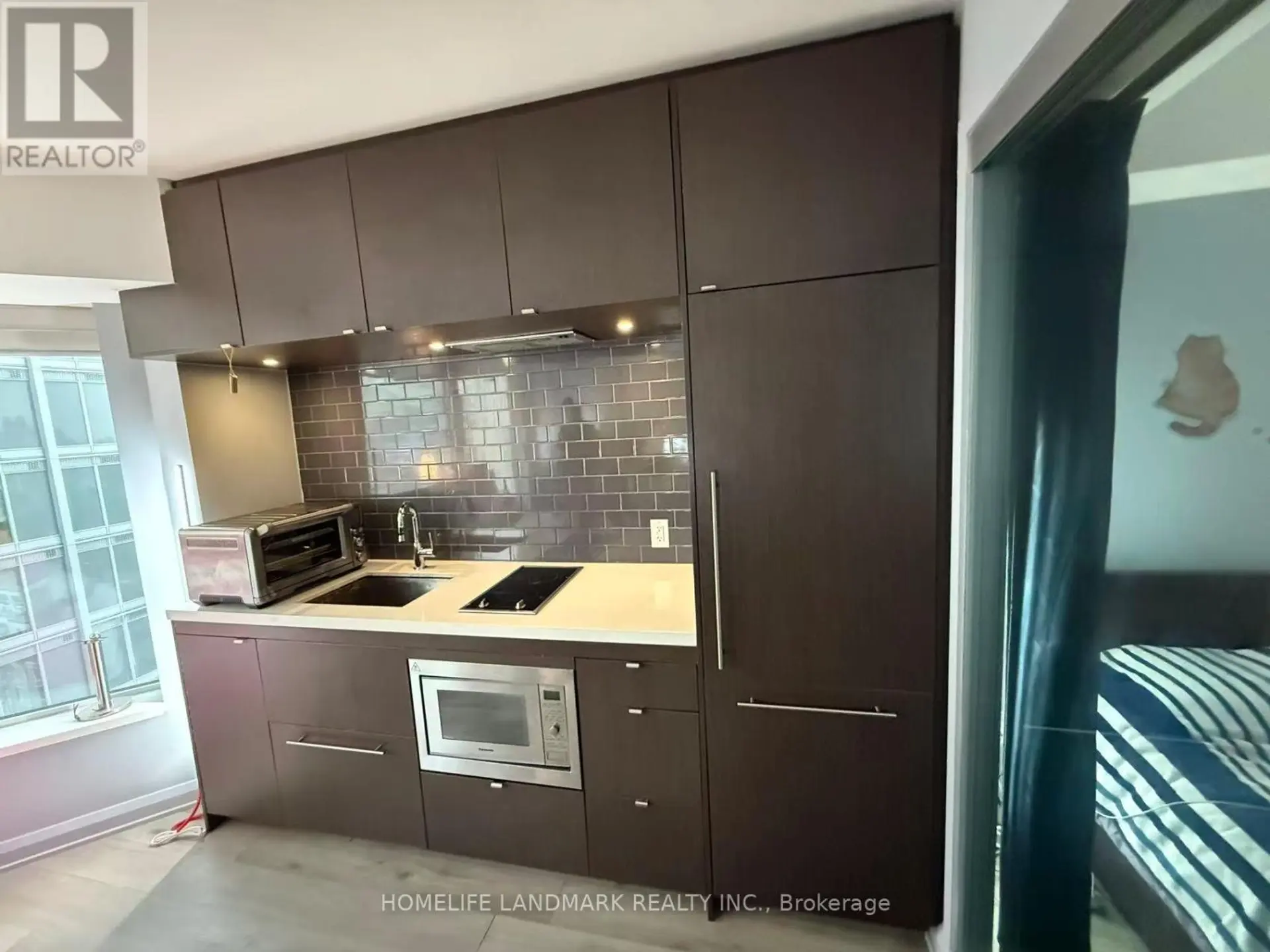 #1911 155 YORKVILLE AVENUE - Image 2