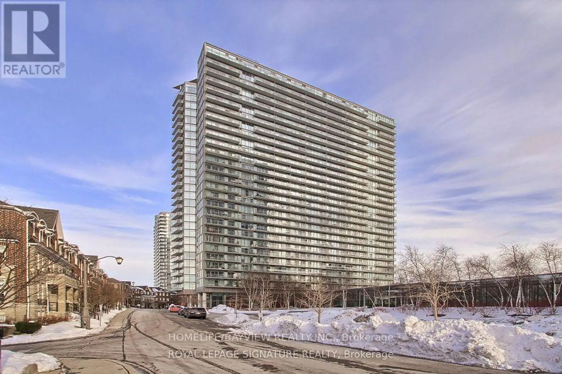 #806 103 THE QUEENSWAY - Image 1