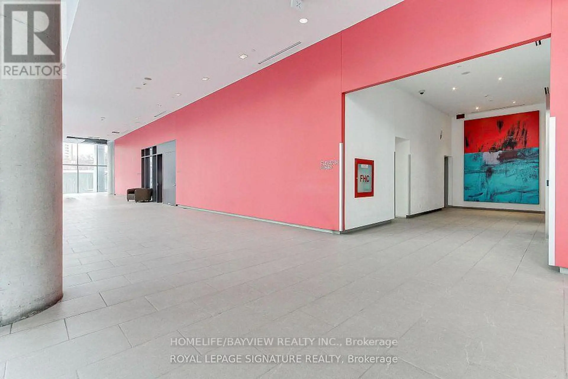 #806 103 THE QUEENSWAY - Image 3