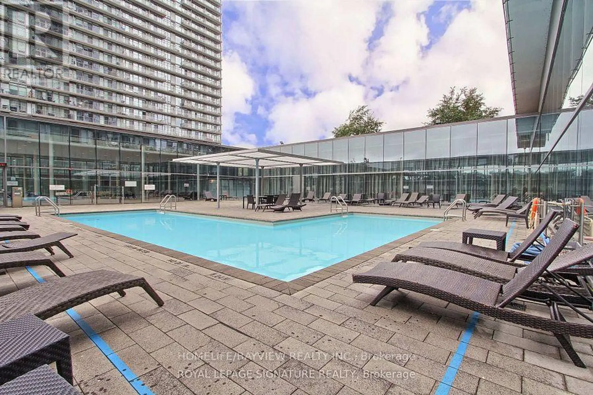 #806 103 THE QUEENSWAY - Image 5