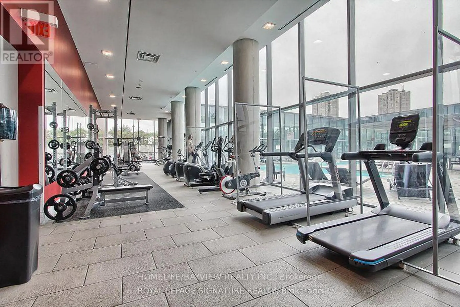 #806 103 THE QUEENSWAY - Image 8