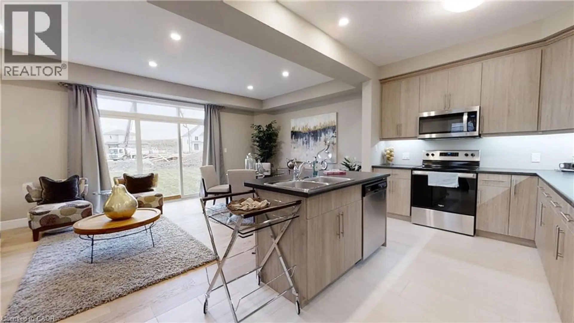2250 SOUTHPORT CRESCENT - Image 2