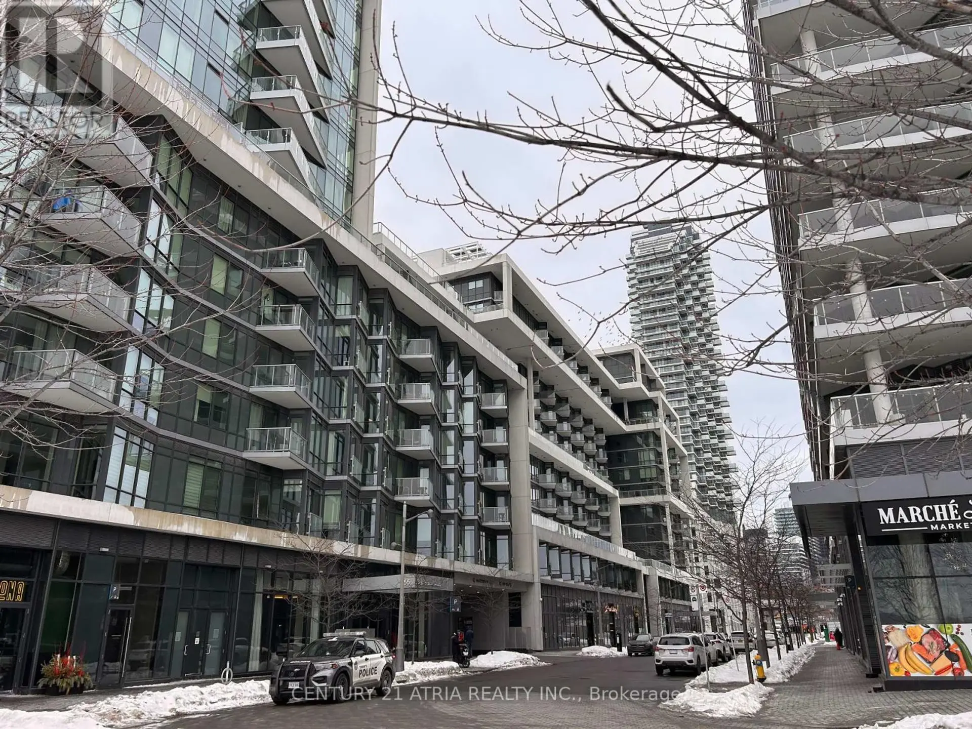 #605 15 MERCHANT'S WHARF - Image 1