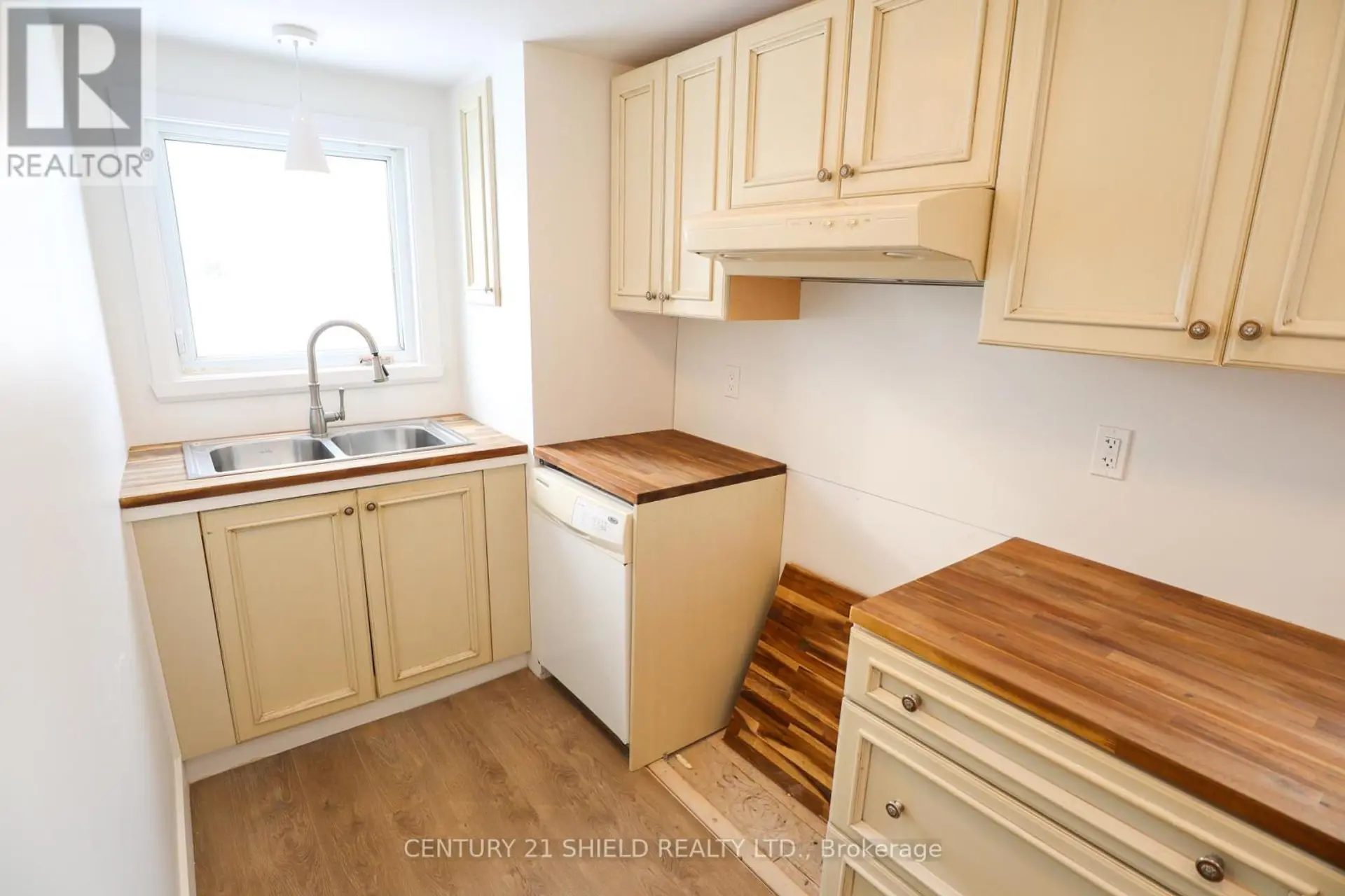 143 CARLETON STREET - Image 5