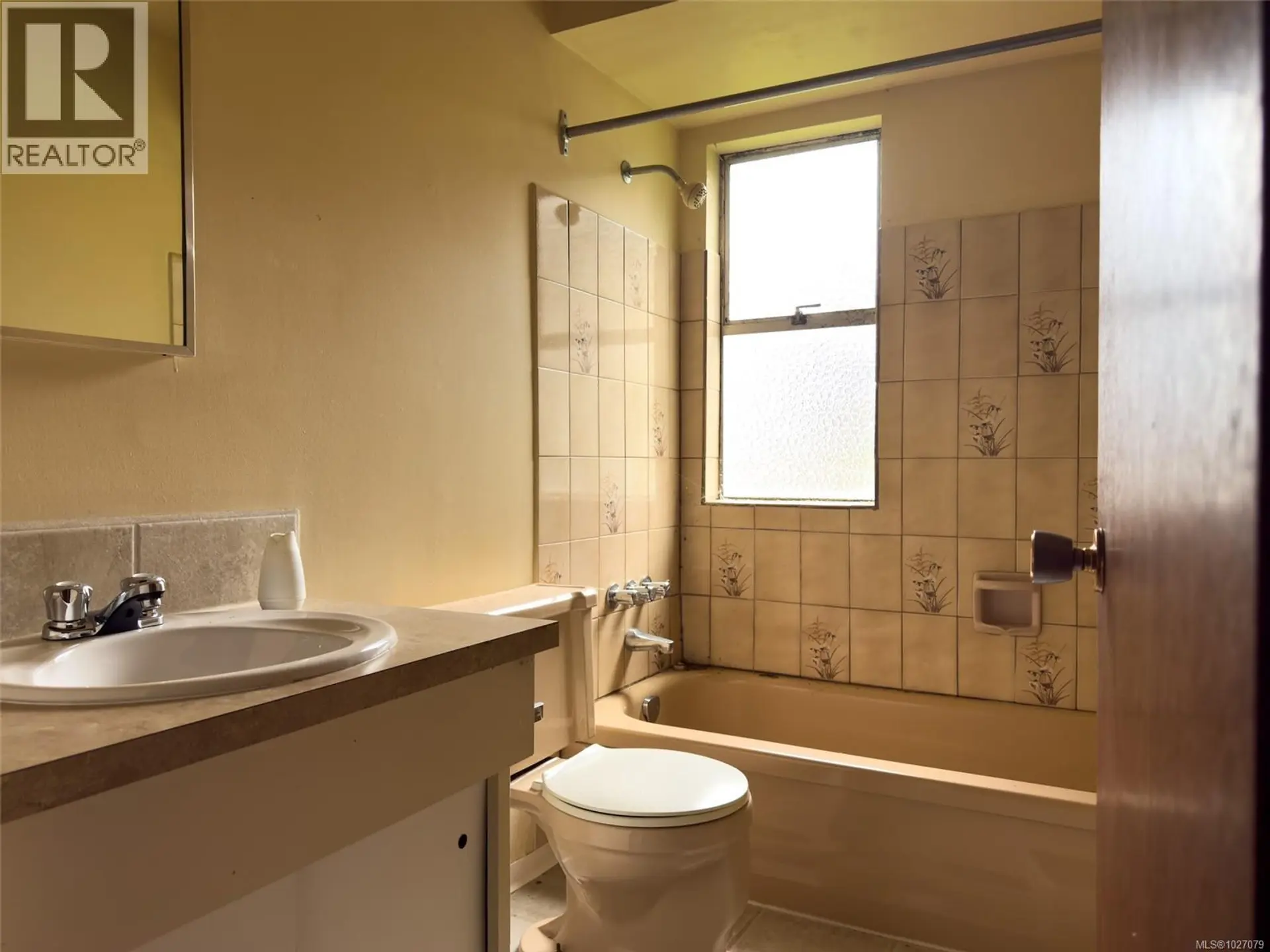 Property at #404 1083 MAQUINNA AVE, Port Alice, BC