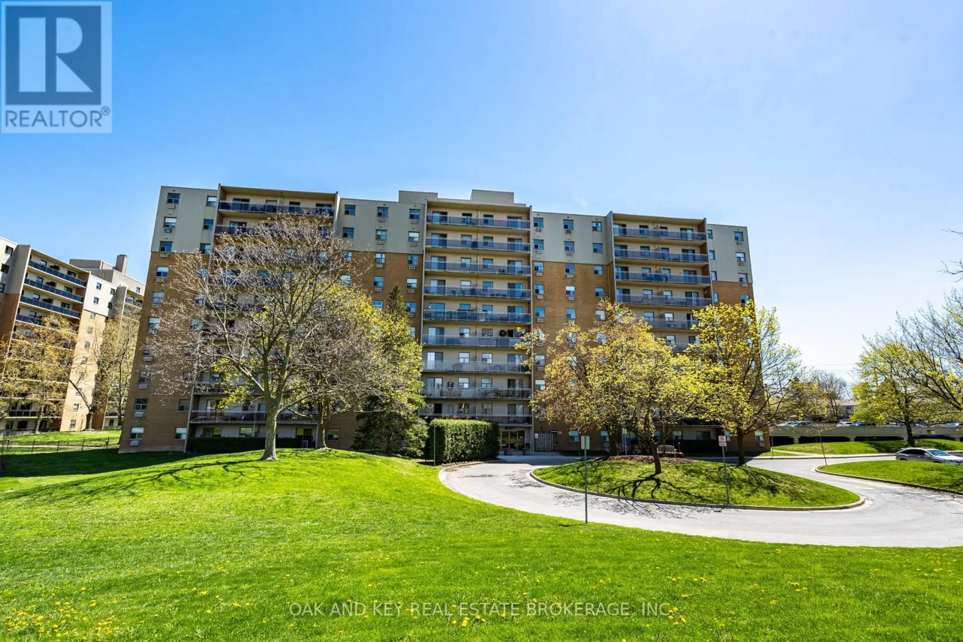 #1007 931 WONDERLAND RD ROAD S - Image 2