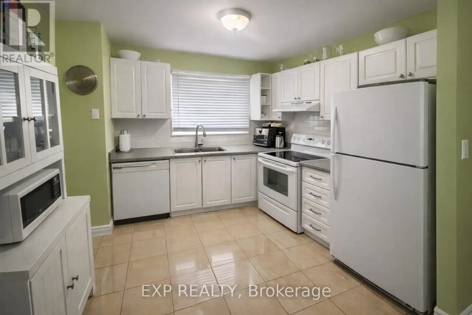 #111 55 GODSTONE ROAD - Image 13