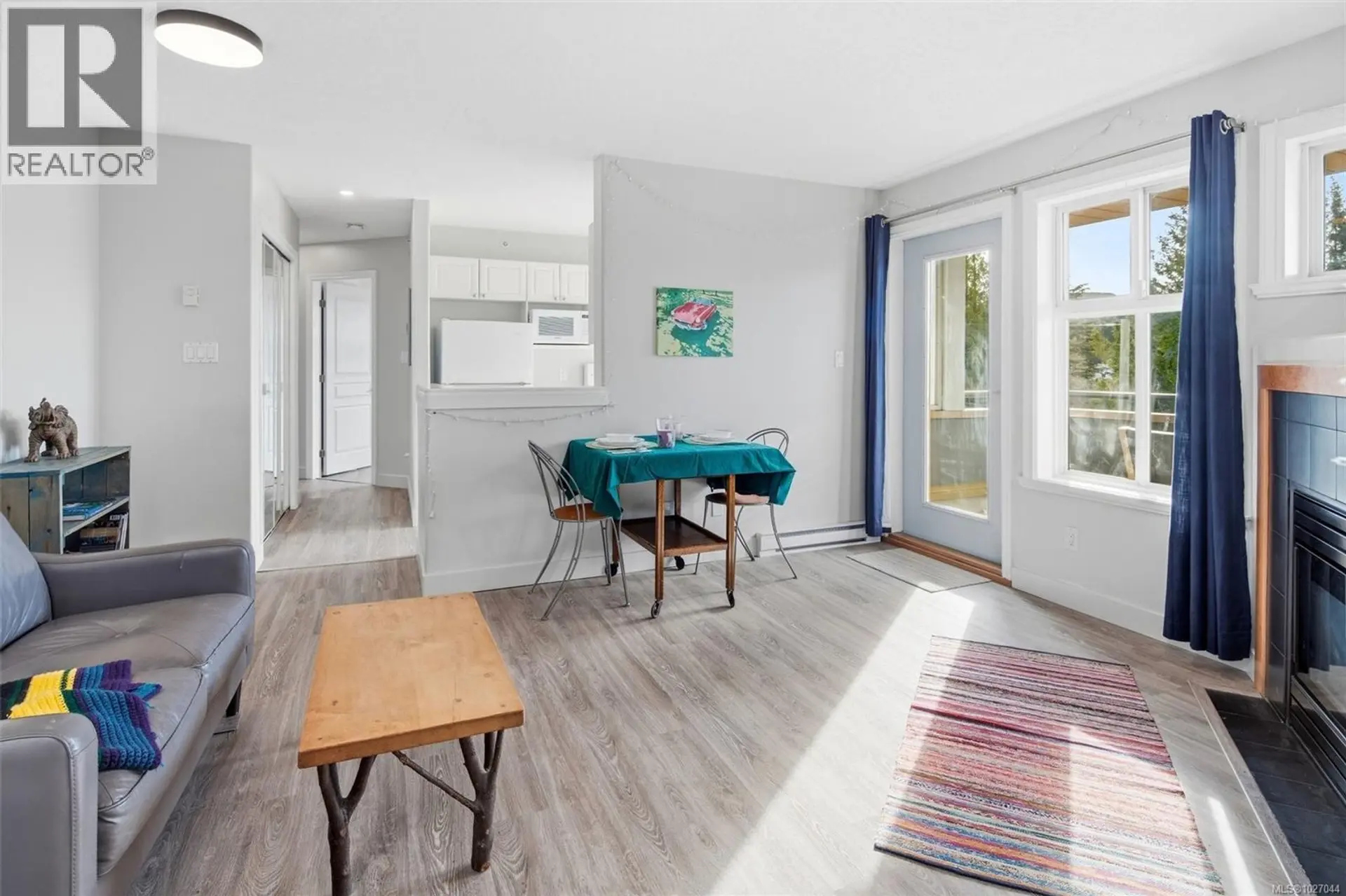 Property at #403 1580 CHRISTMAS AVE, Saanich, BC