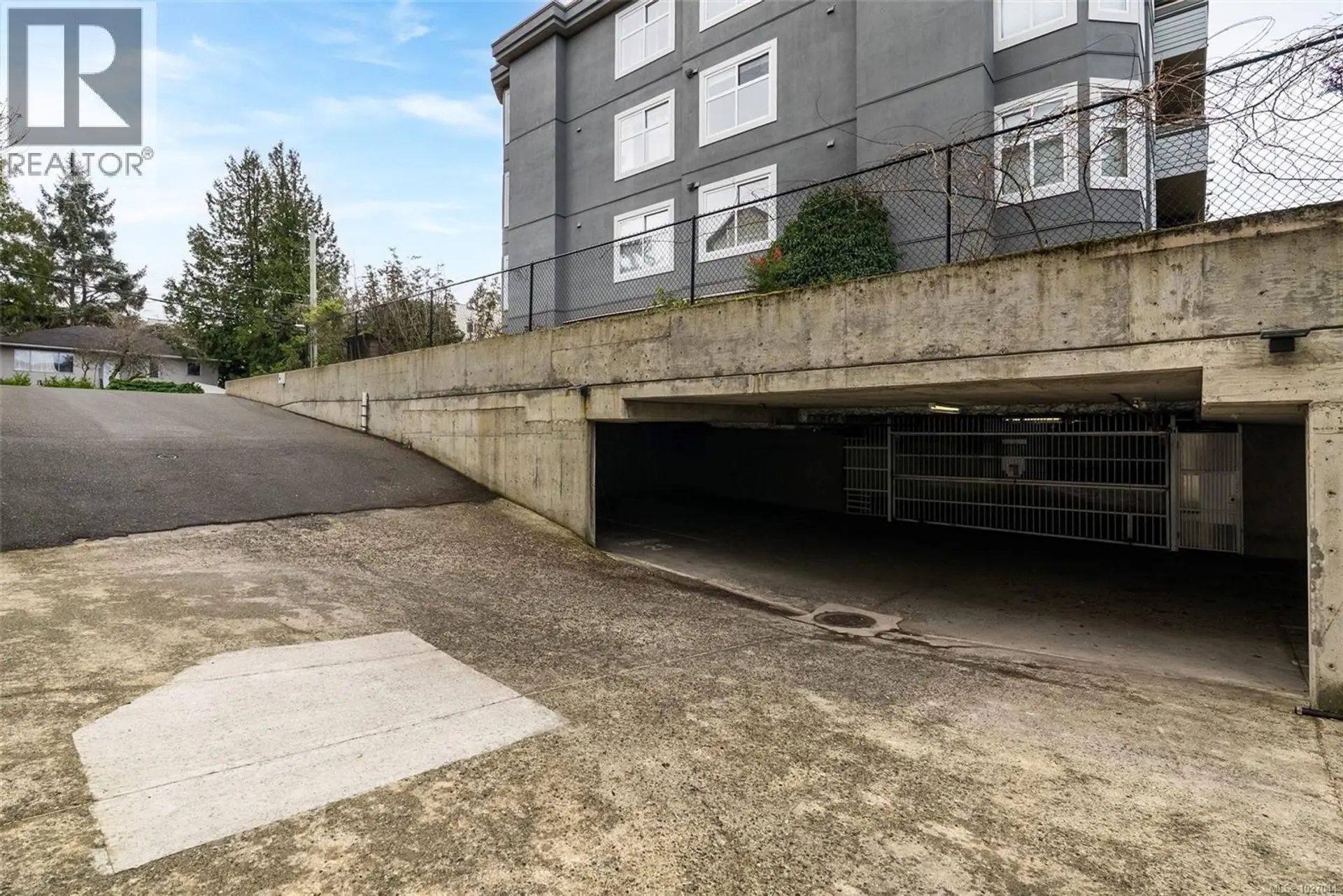 Property at #403 1580 CHRISTMAS AVE, Saanich, BC