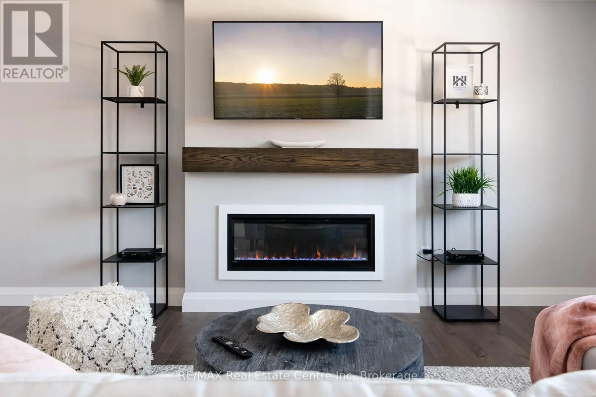202 BRIDGE CRESCENT - Image 3