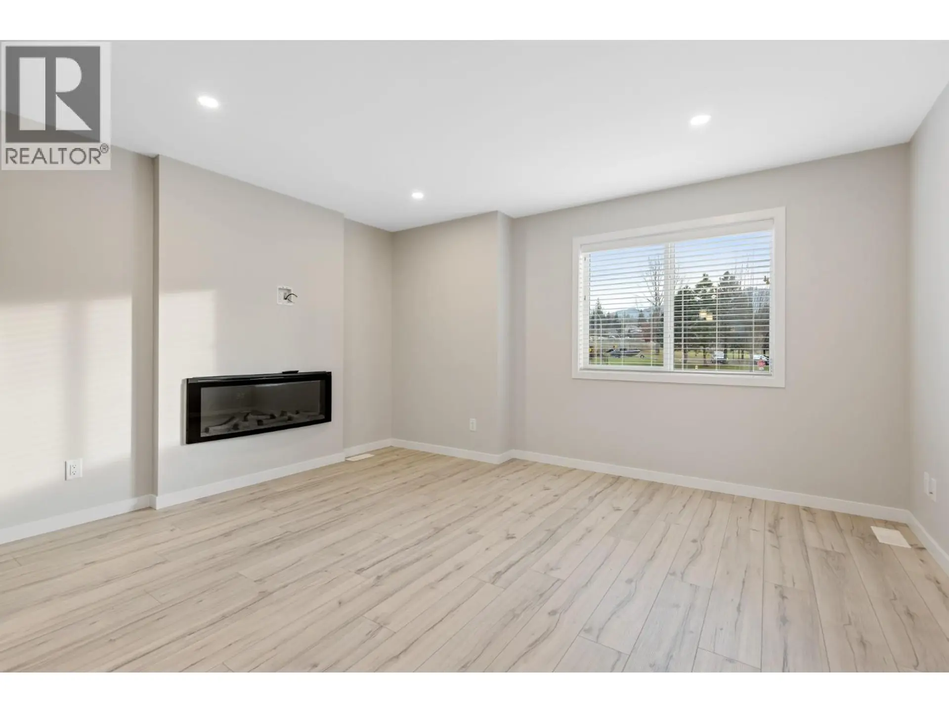 Property at #1 2081 11 AVENUE NE, Salmon Arm, BC