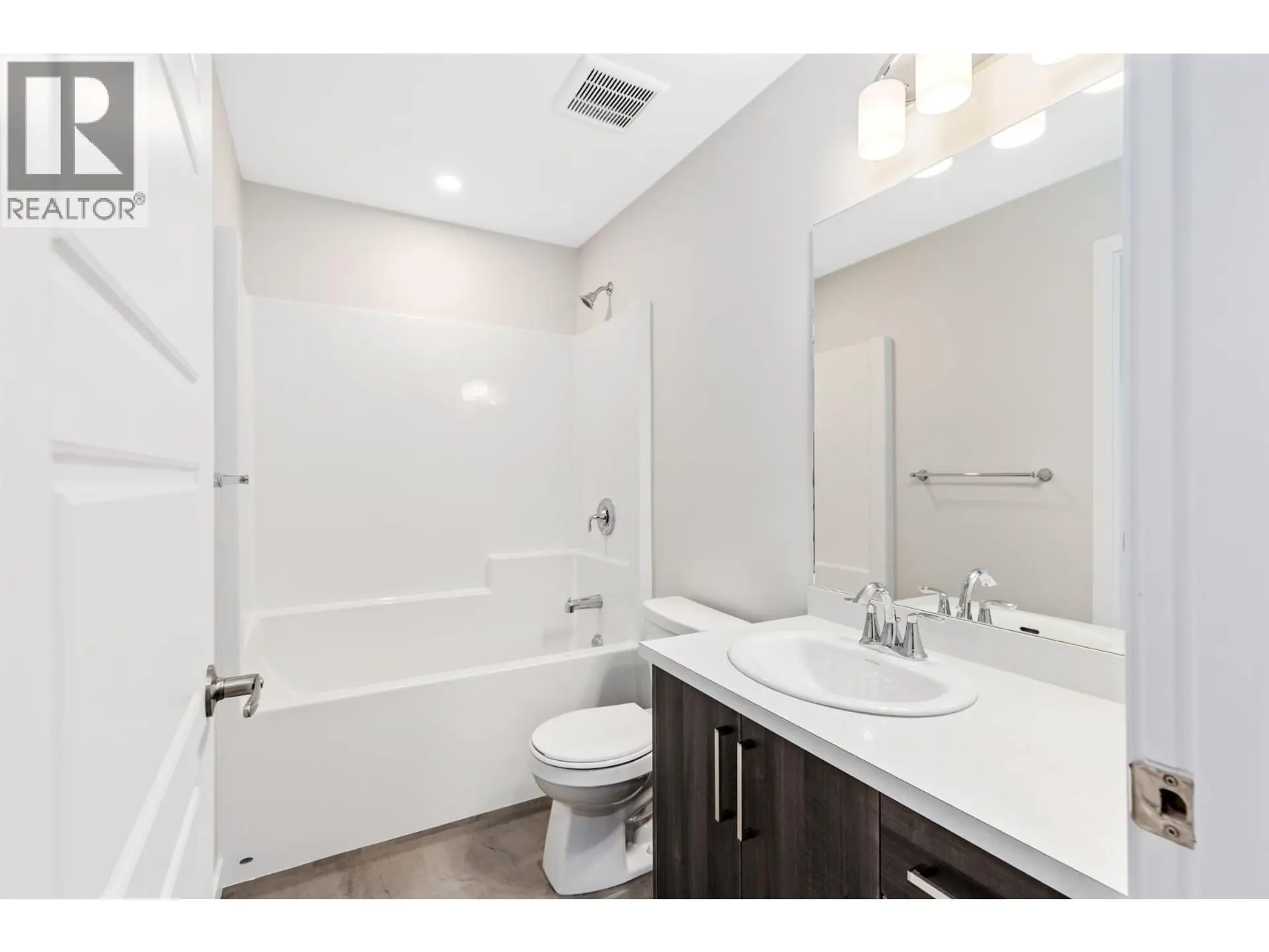 Property at #1 2081 11 AVENUE NE, Salmon Arm, BC