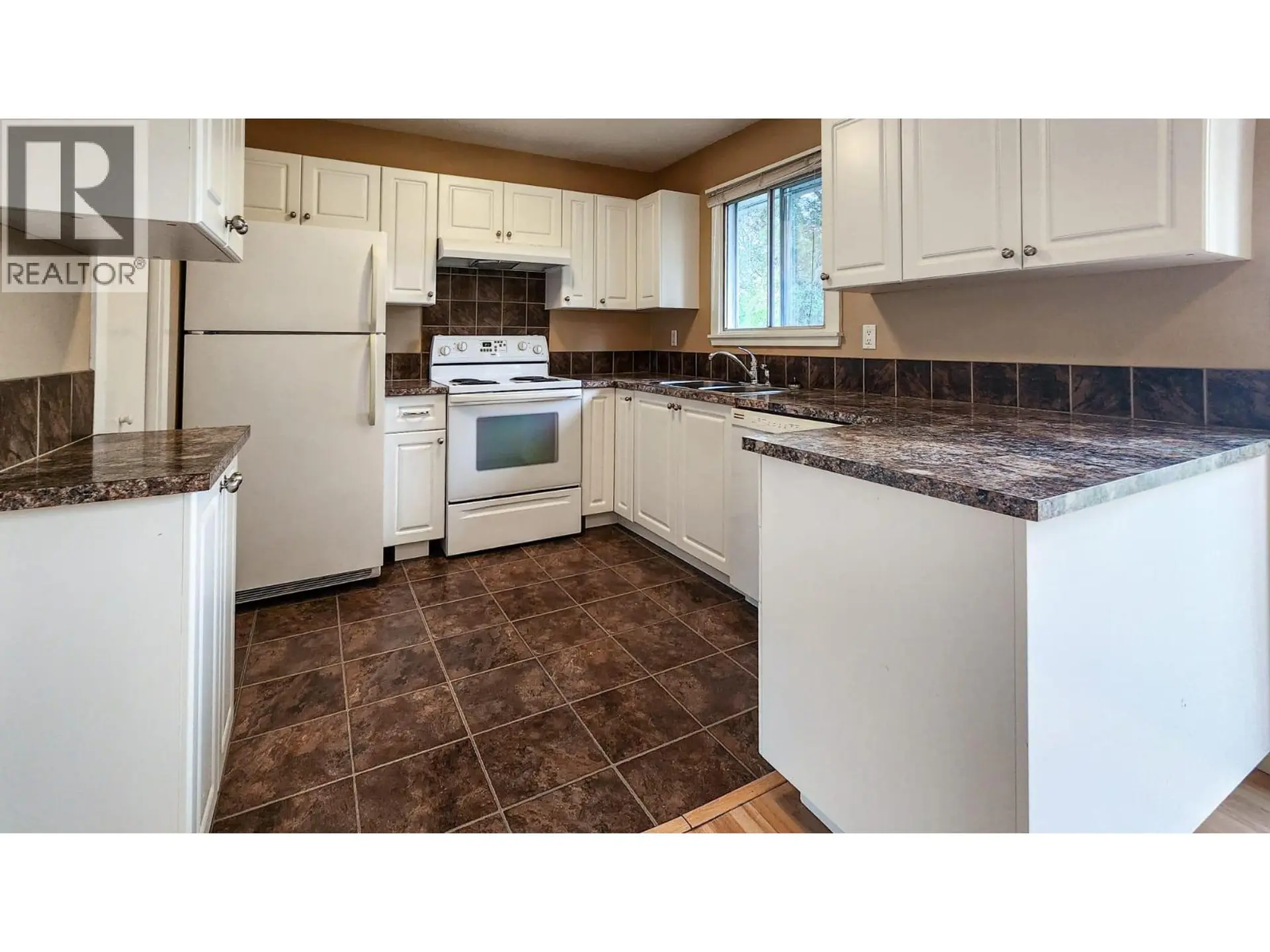 Property at 592 MCCURDY ROAD, Kelowna, BC