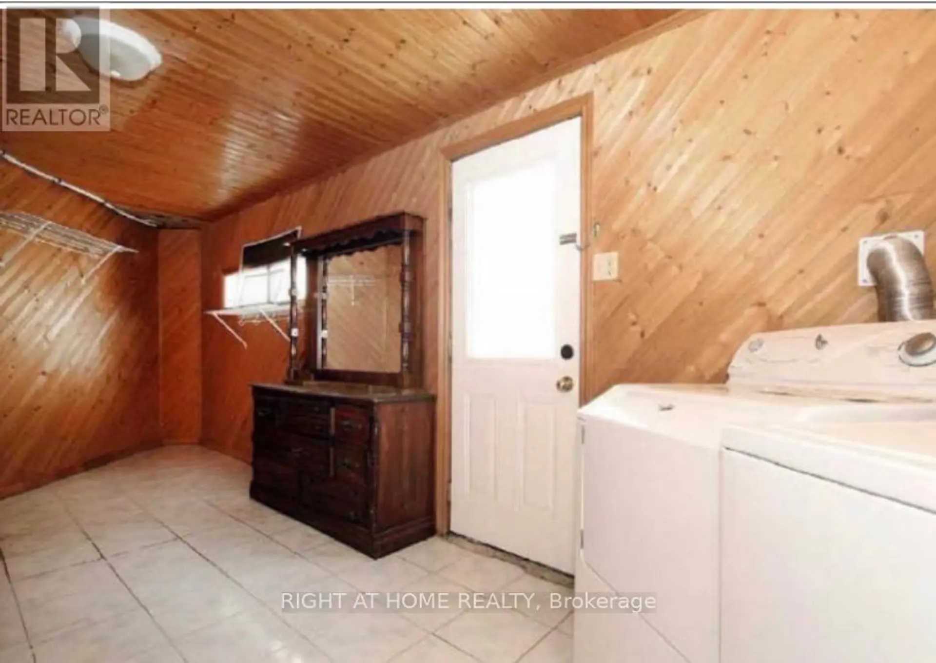 21025 LAKE RIDGE ROAD - Image 9