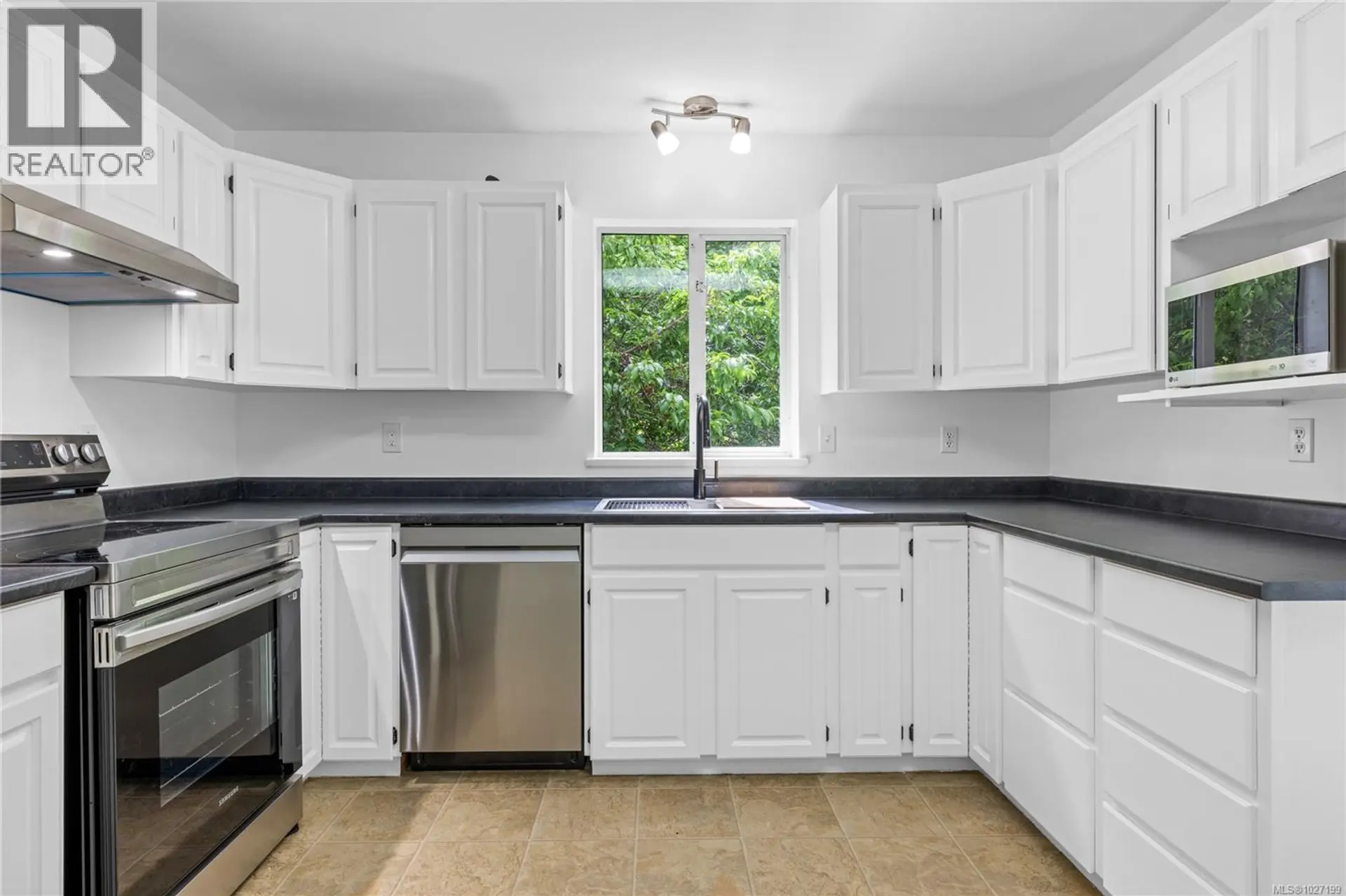 Property at 1333 CARMEL PL, Nanoose Bay, BC