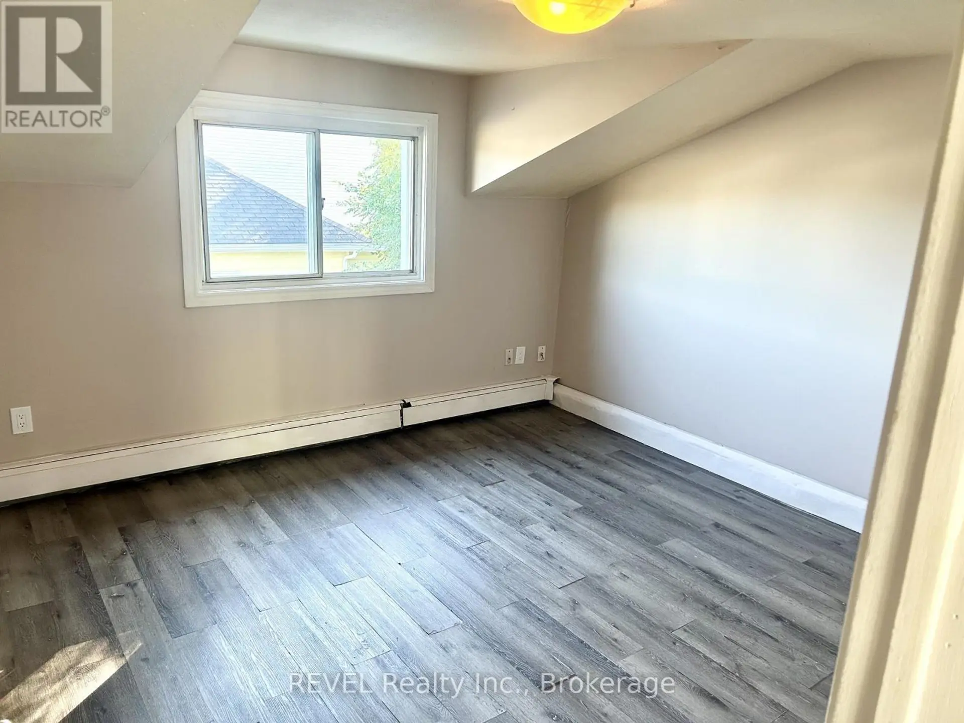8 PELHAM ROAD - Image 12