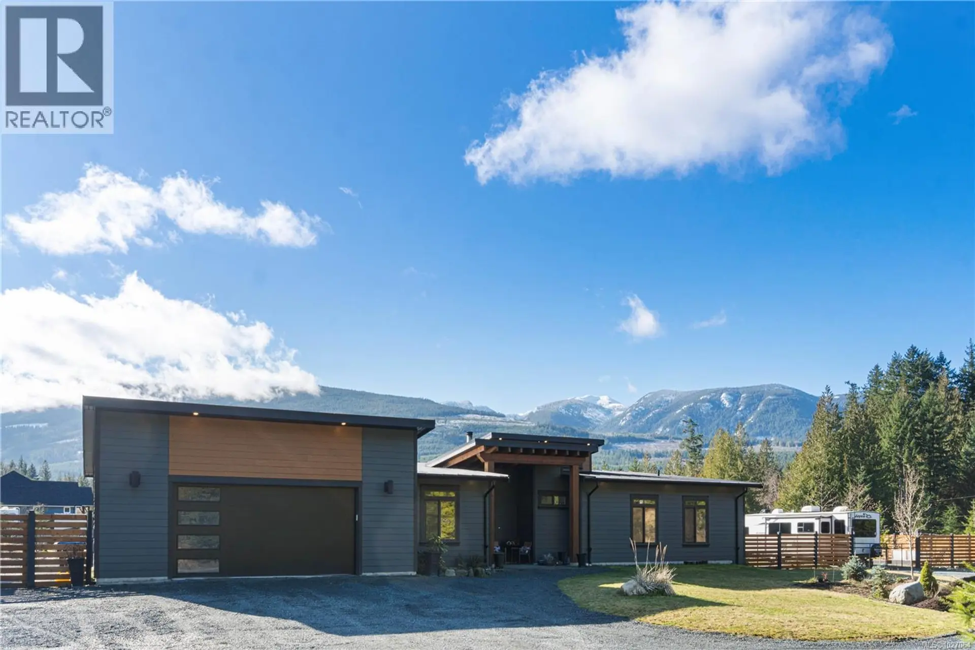 Property at 3770 Tralee Rd, Qualicum Beach, BC