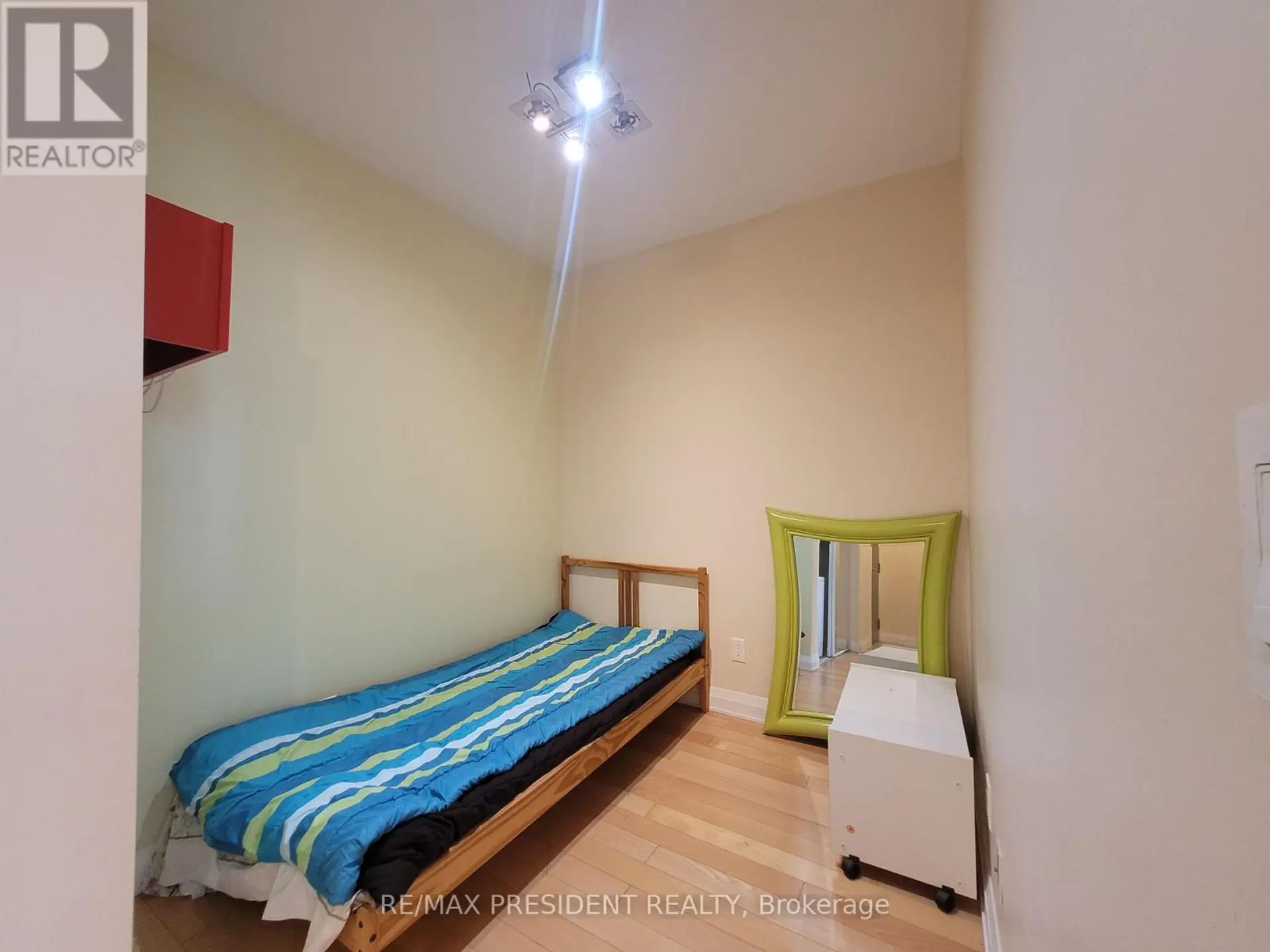 #801 3504 HURONTARIO STREET - Image 12