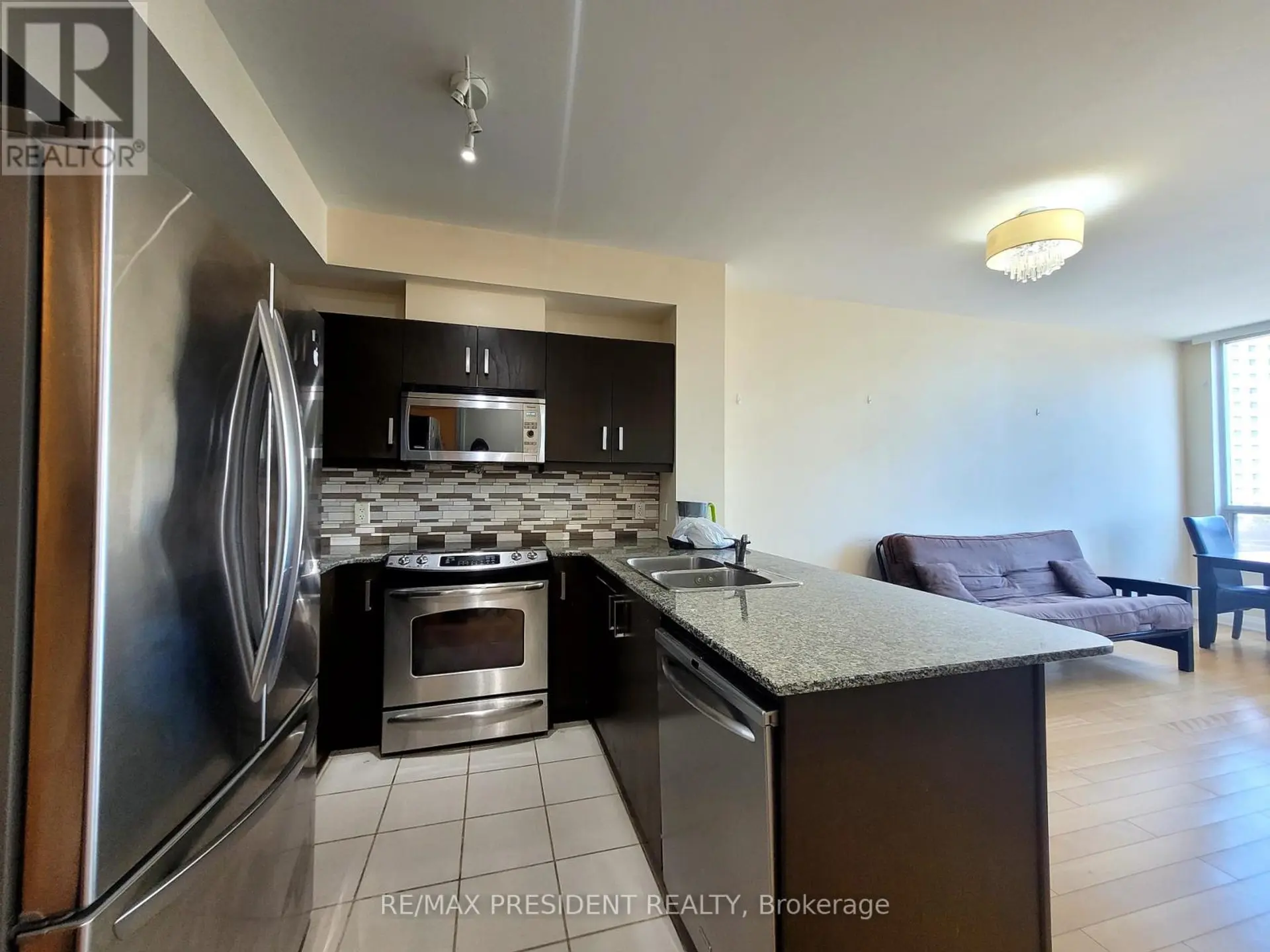 #801 3504 HURONTARIO STREET - Image 6