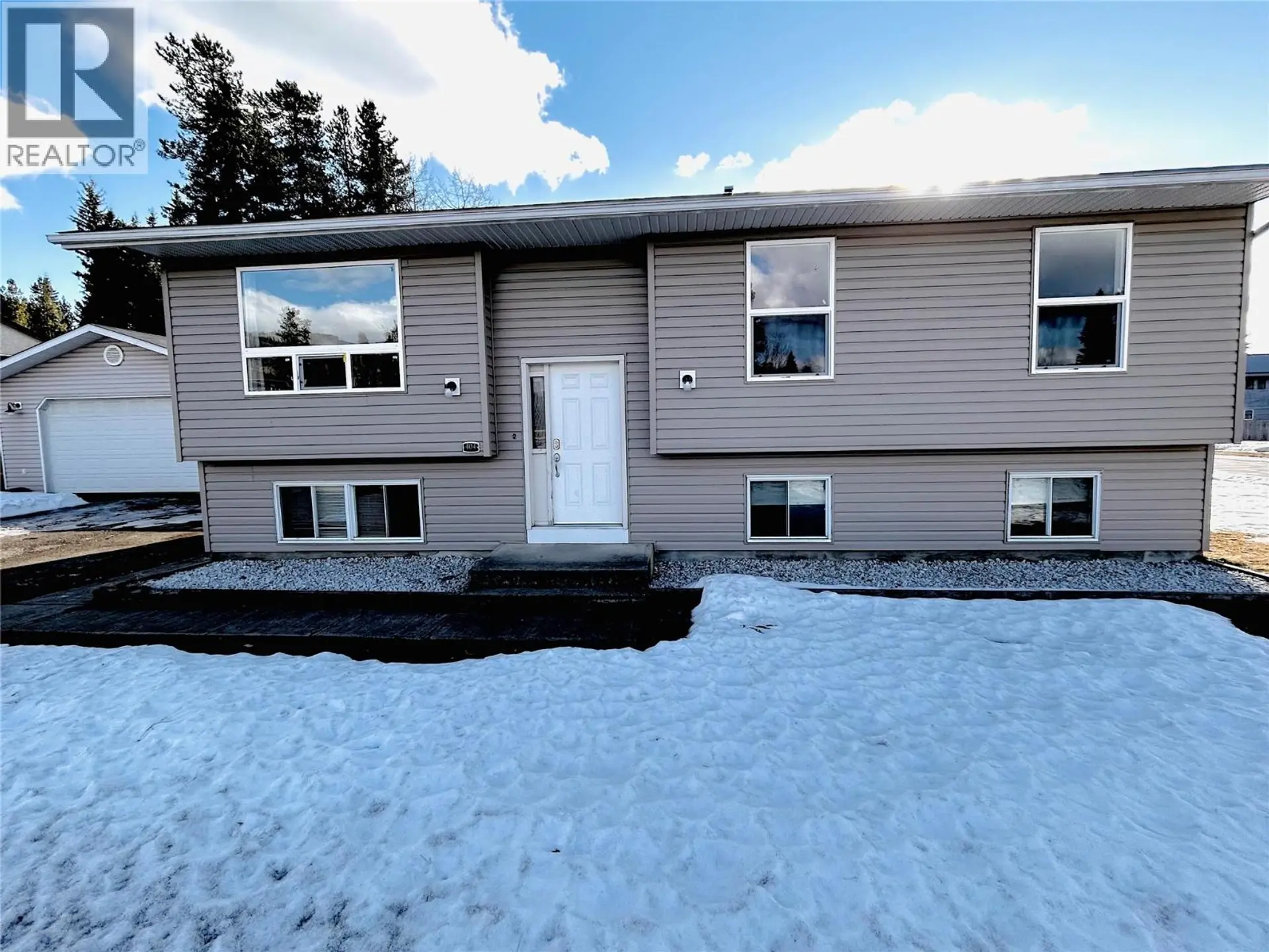 Property at 404 WILLOW DRIVE, Tumbler Ridge, BC