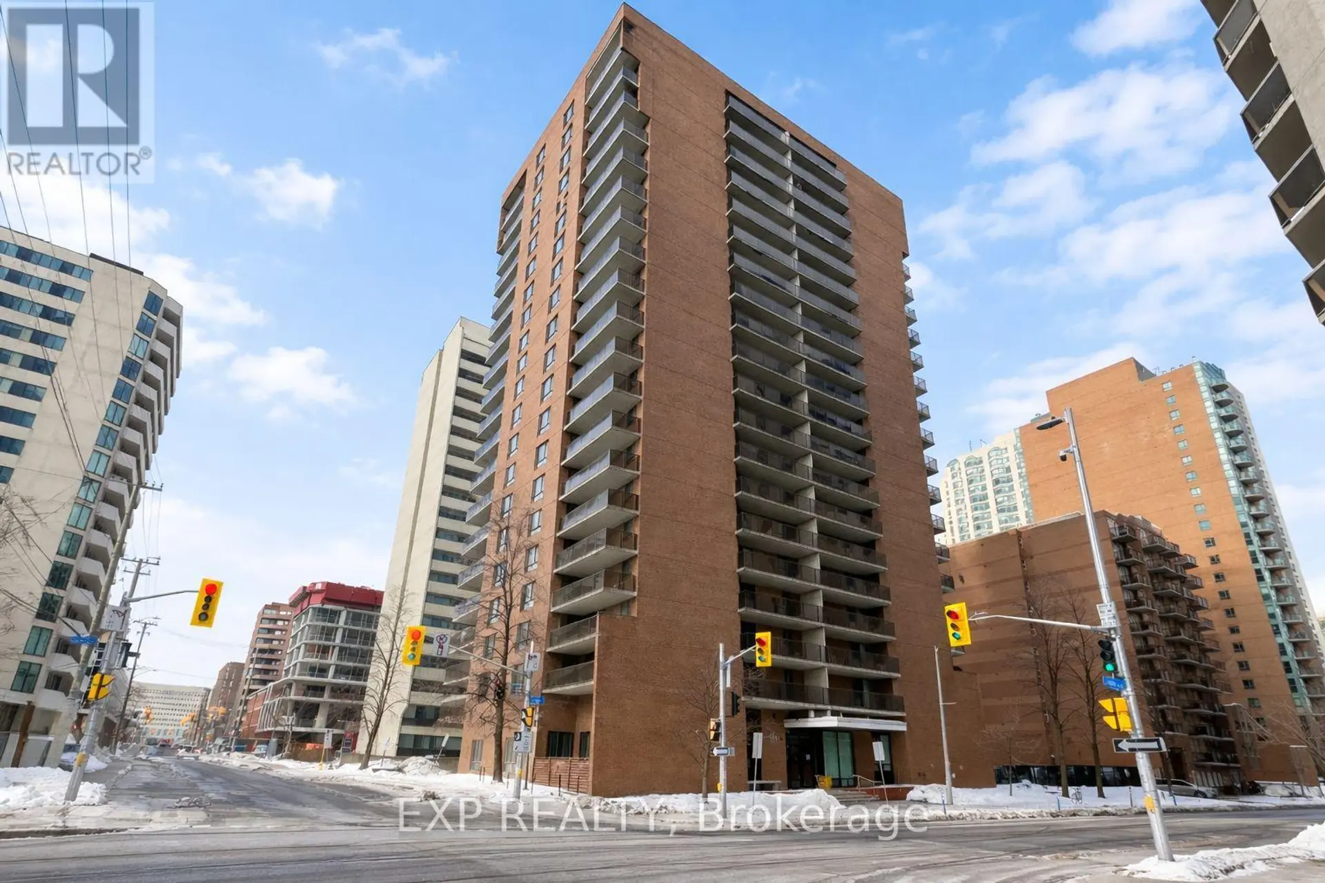 #705 475 LAURIER AVENUE W - Image 1