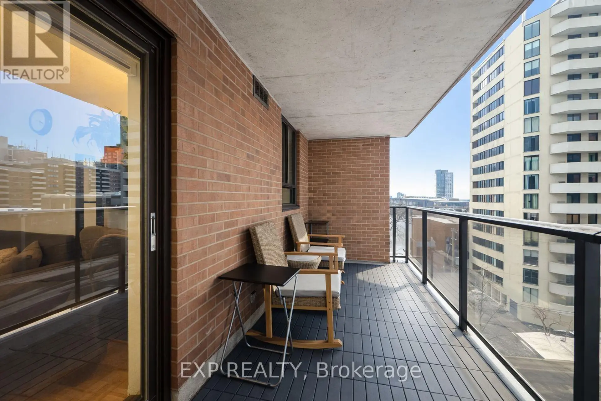 #705 475 LAURIER AVENUE W - Image 13