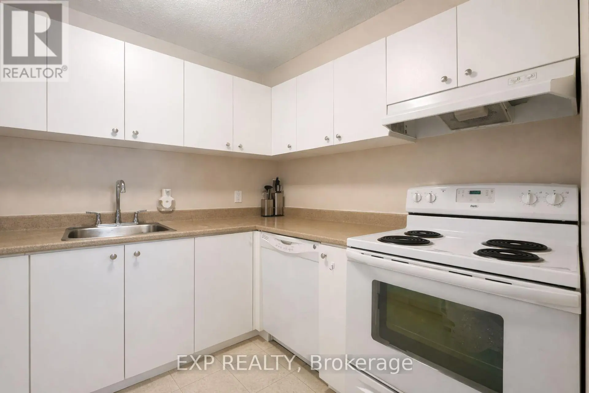 #705 475 LAURIER AVENUE W - Image 6