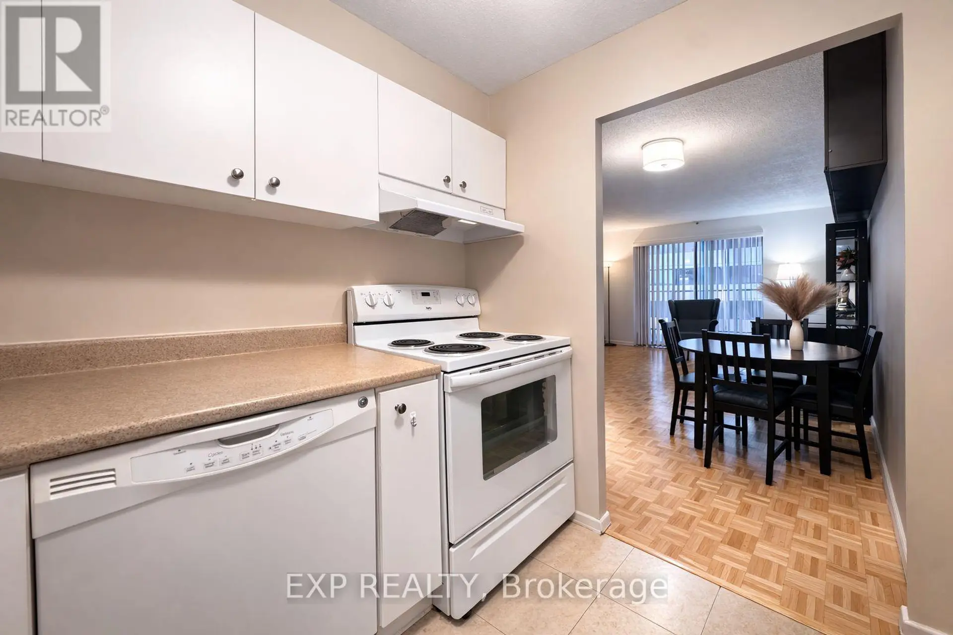 #705 475 LAURIER AVENUE W - Image 8
