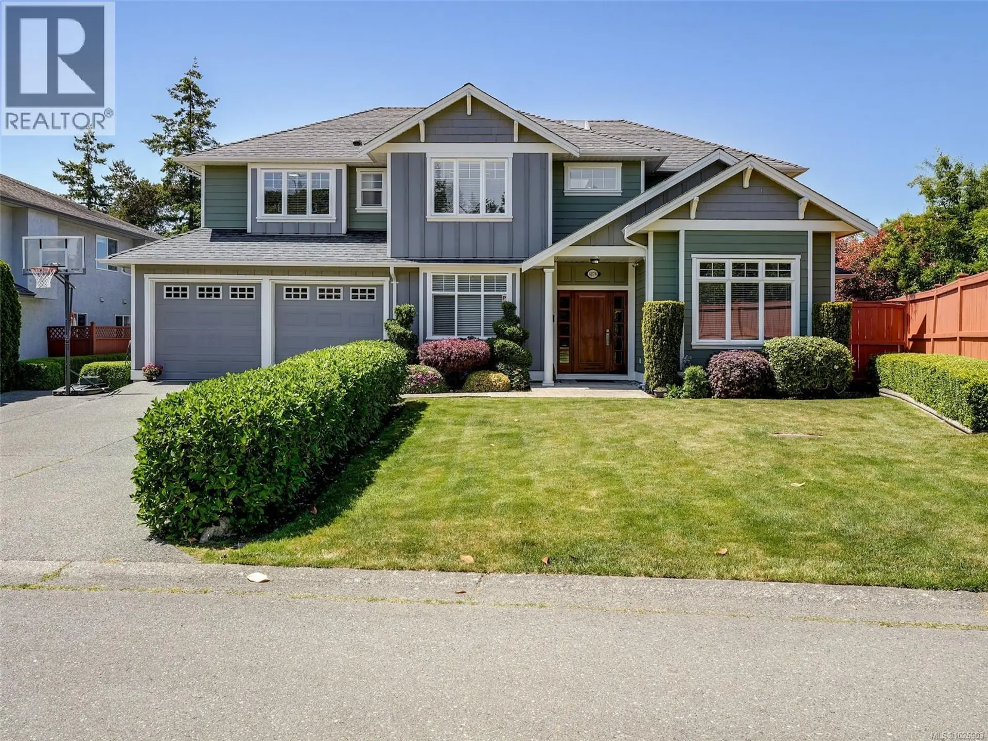Property at 4276 Kincaid St, Saanich, BC